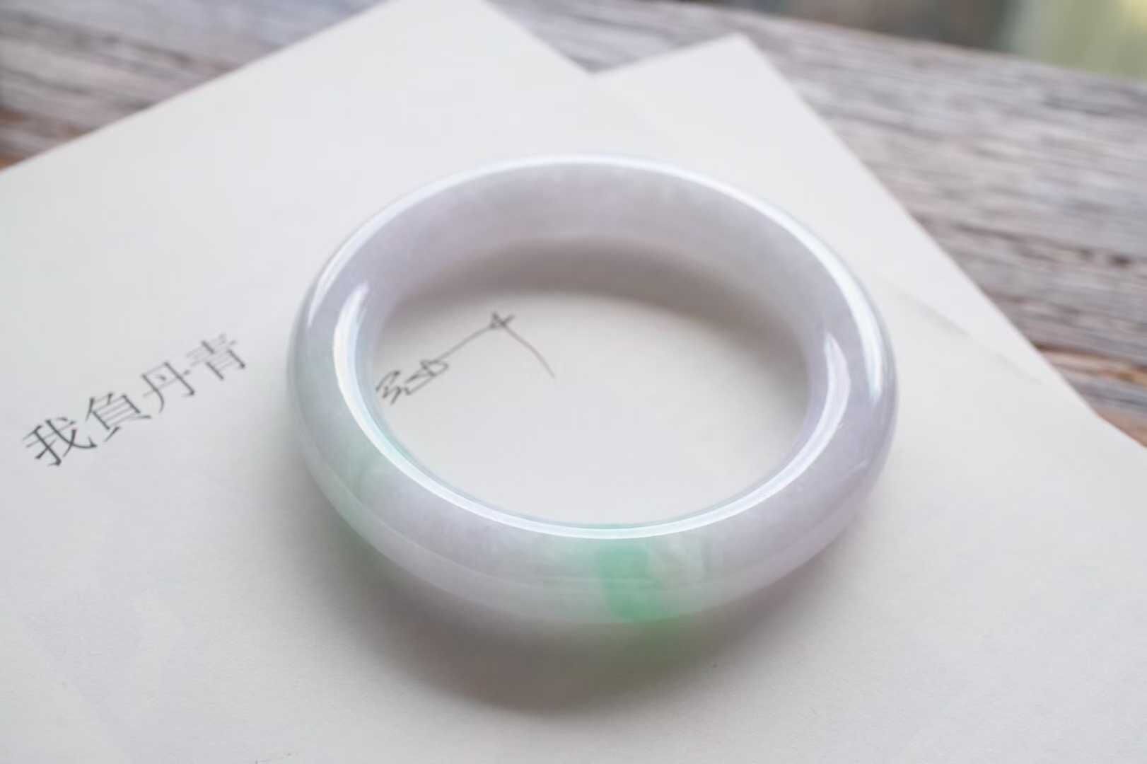 122848 54.5mm翡翠冰種春帶彩圓條手鐲 (54-56)