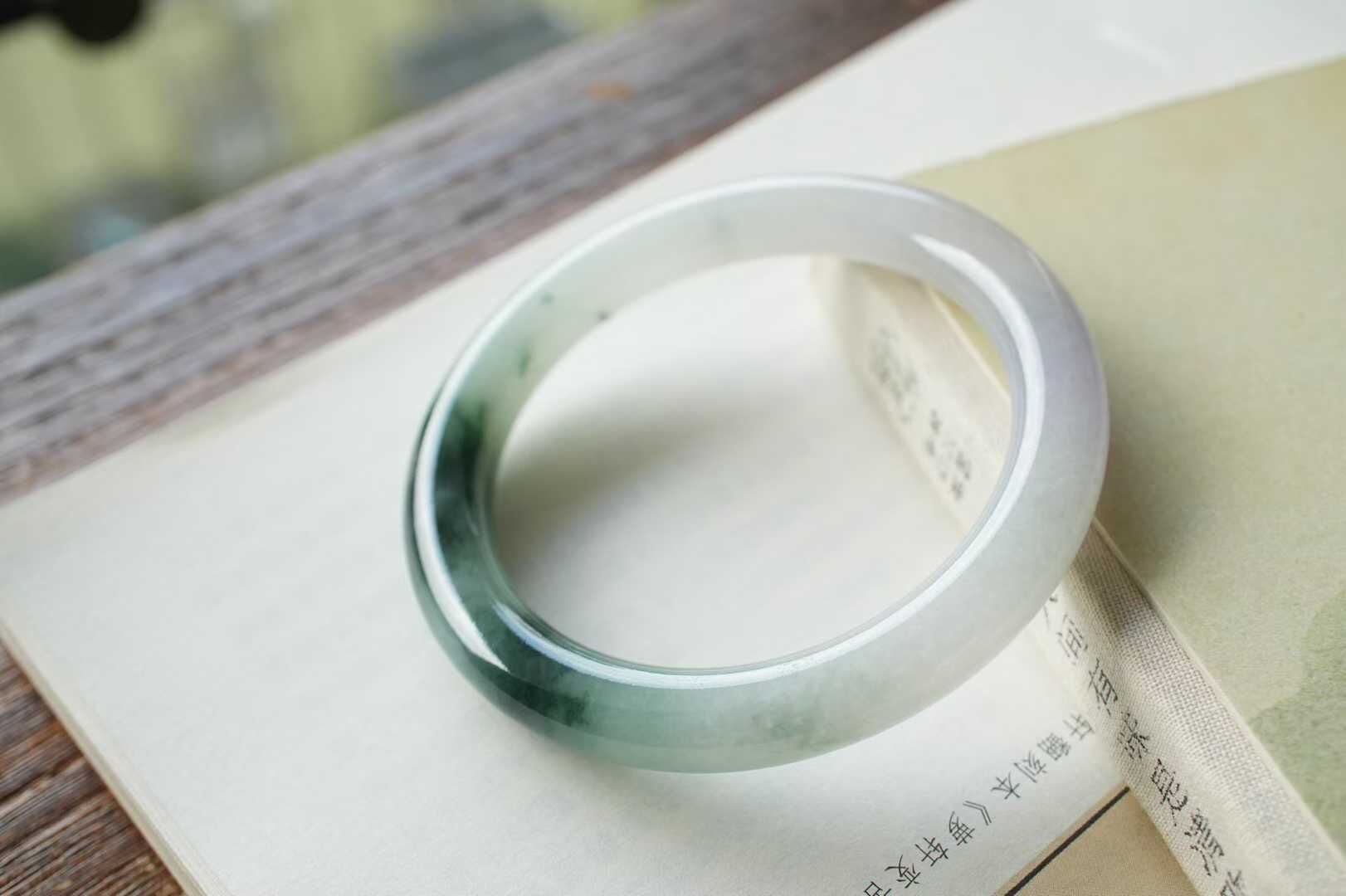 翡翠冰糯春帶彩圓條手鐲,天然翡翠A玉, 緬甸玉, Jade, Jadeite