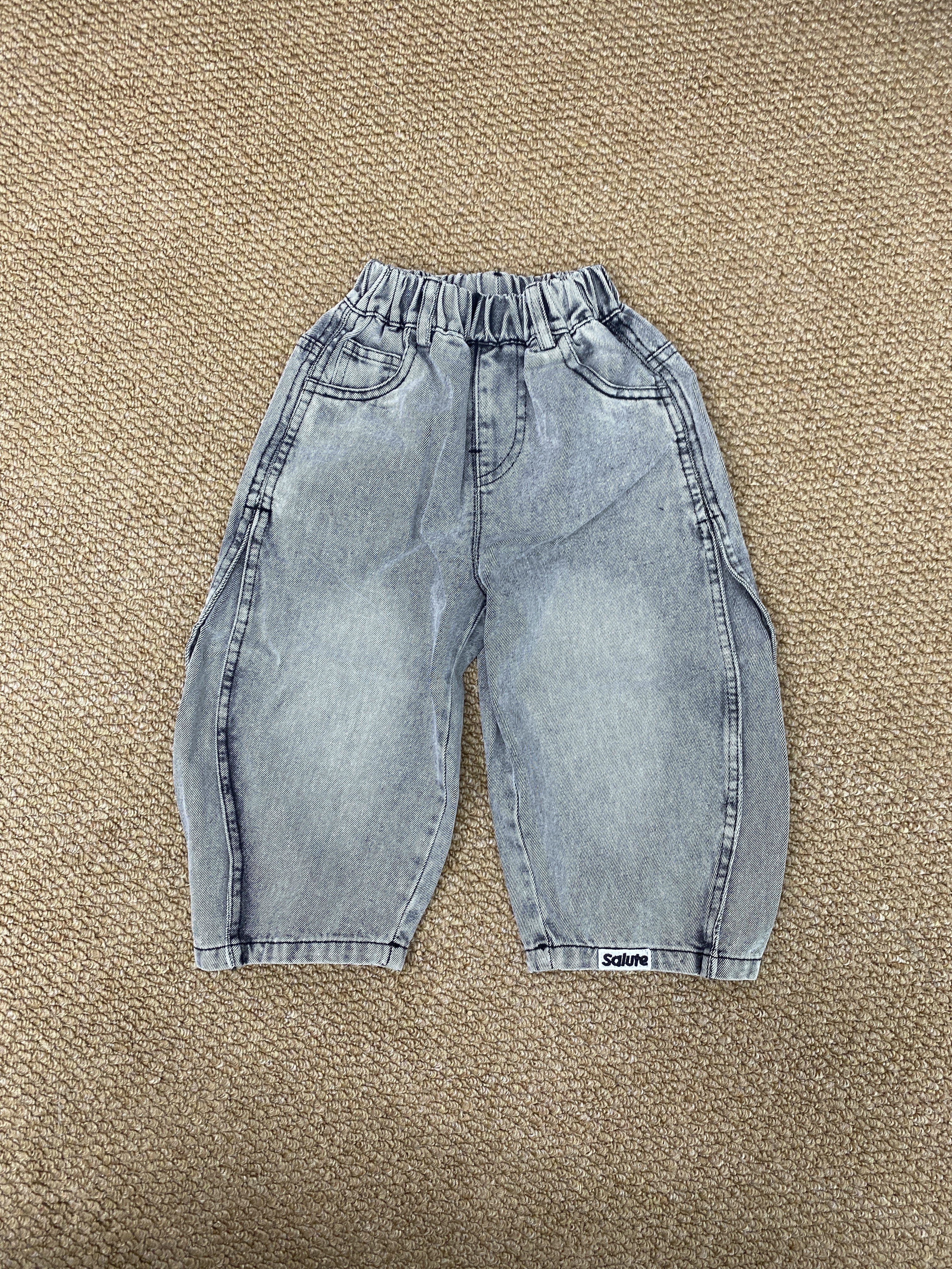 A04225水洗灰牛仔褲