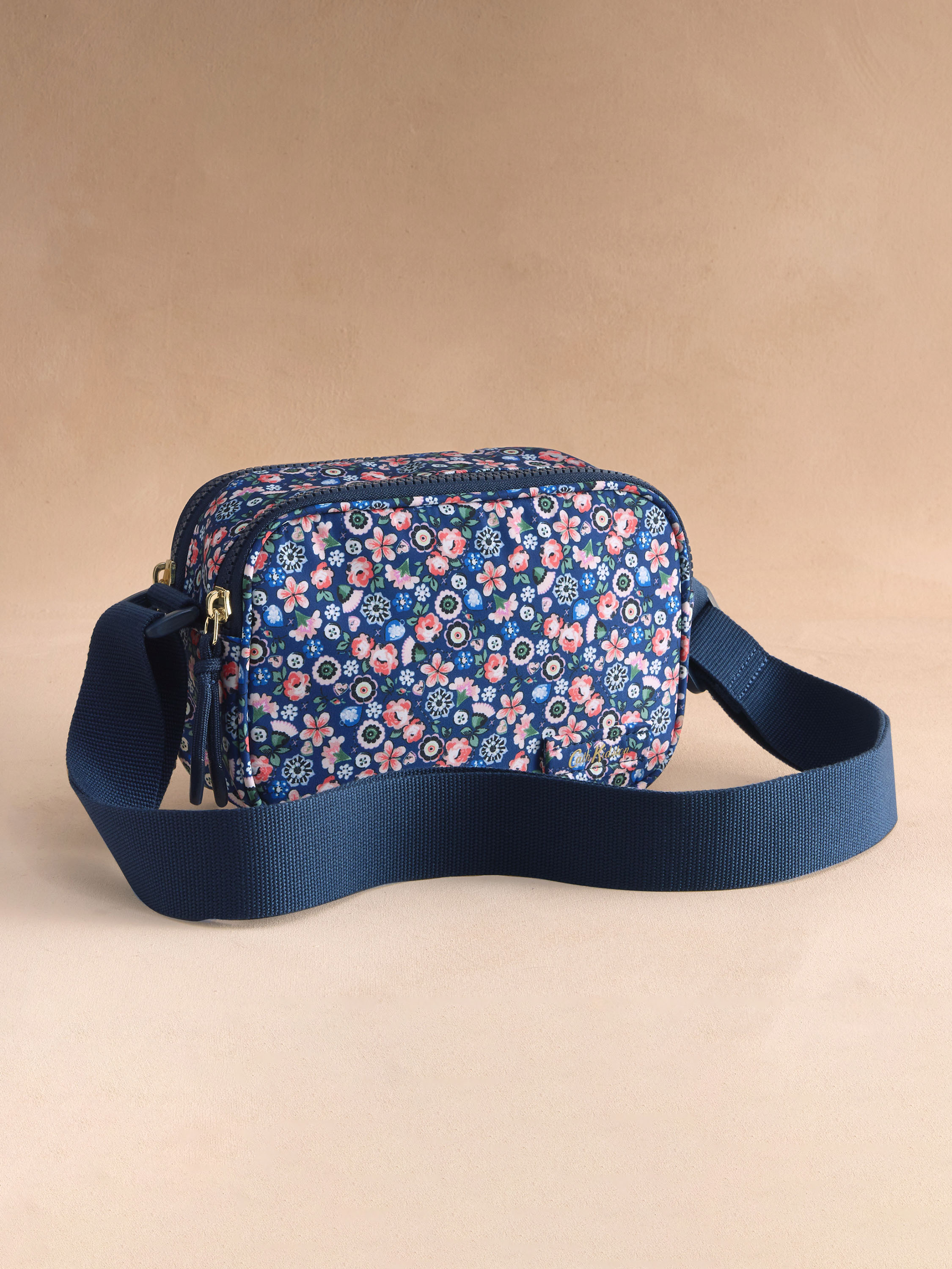 Pearly Queen Ditsy 斜背相機包