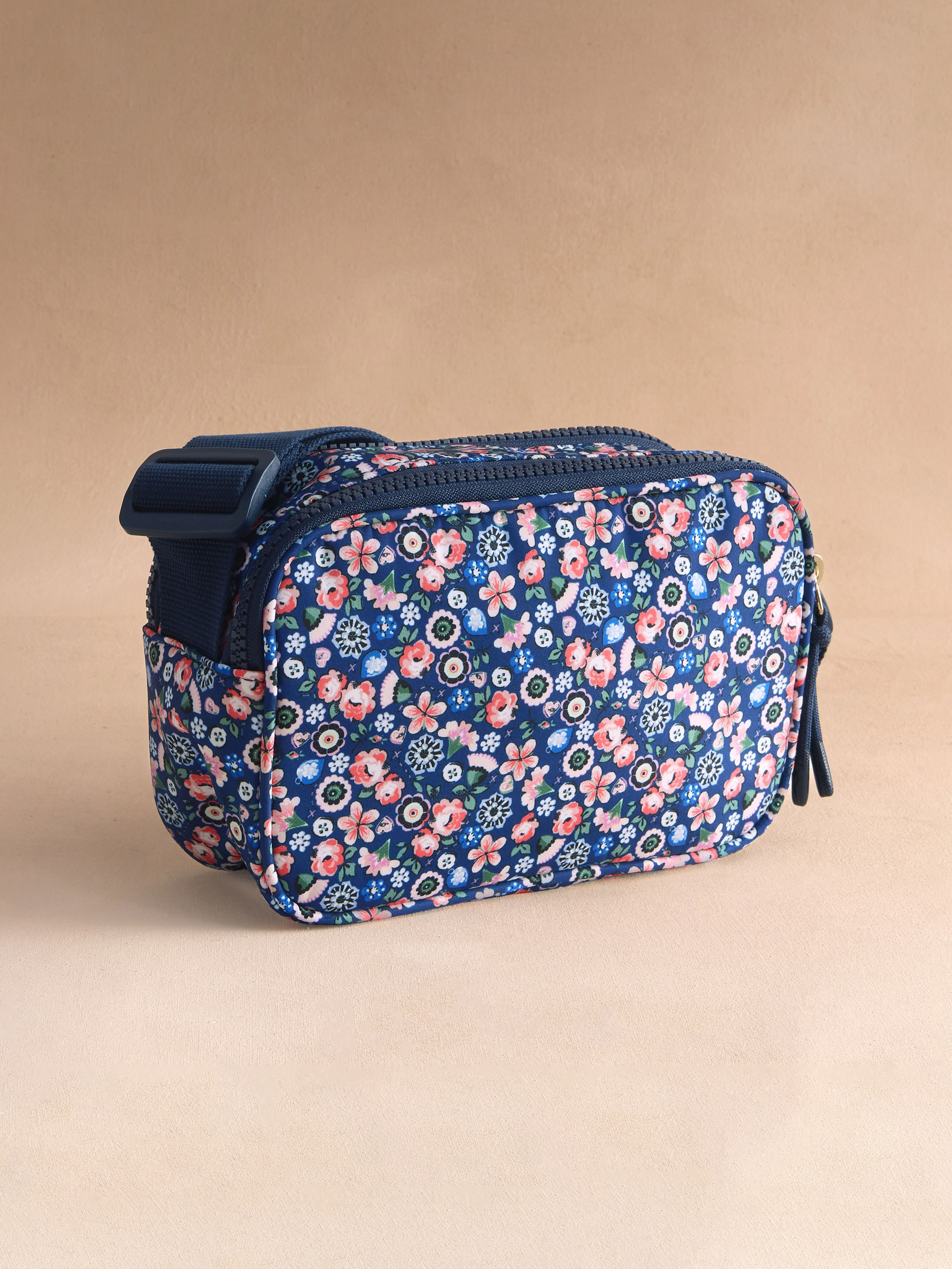 Pearly Queen Ditsy 斜背相機包