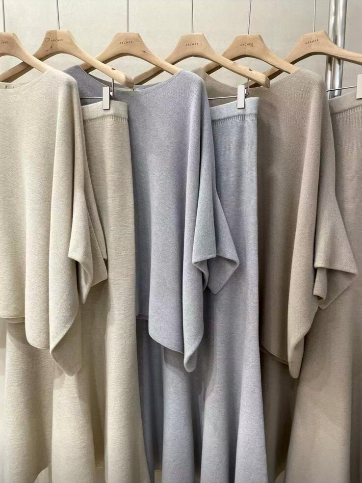 AC05 上身:胸60   長23    $459   下身:腰 26 -42  HIP32 -47   長40    $499 (一口價)