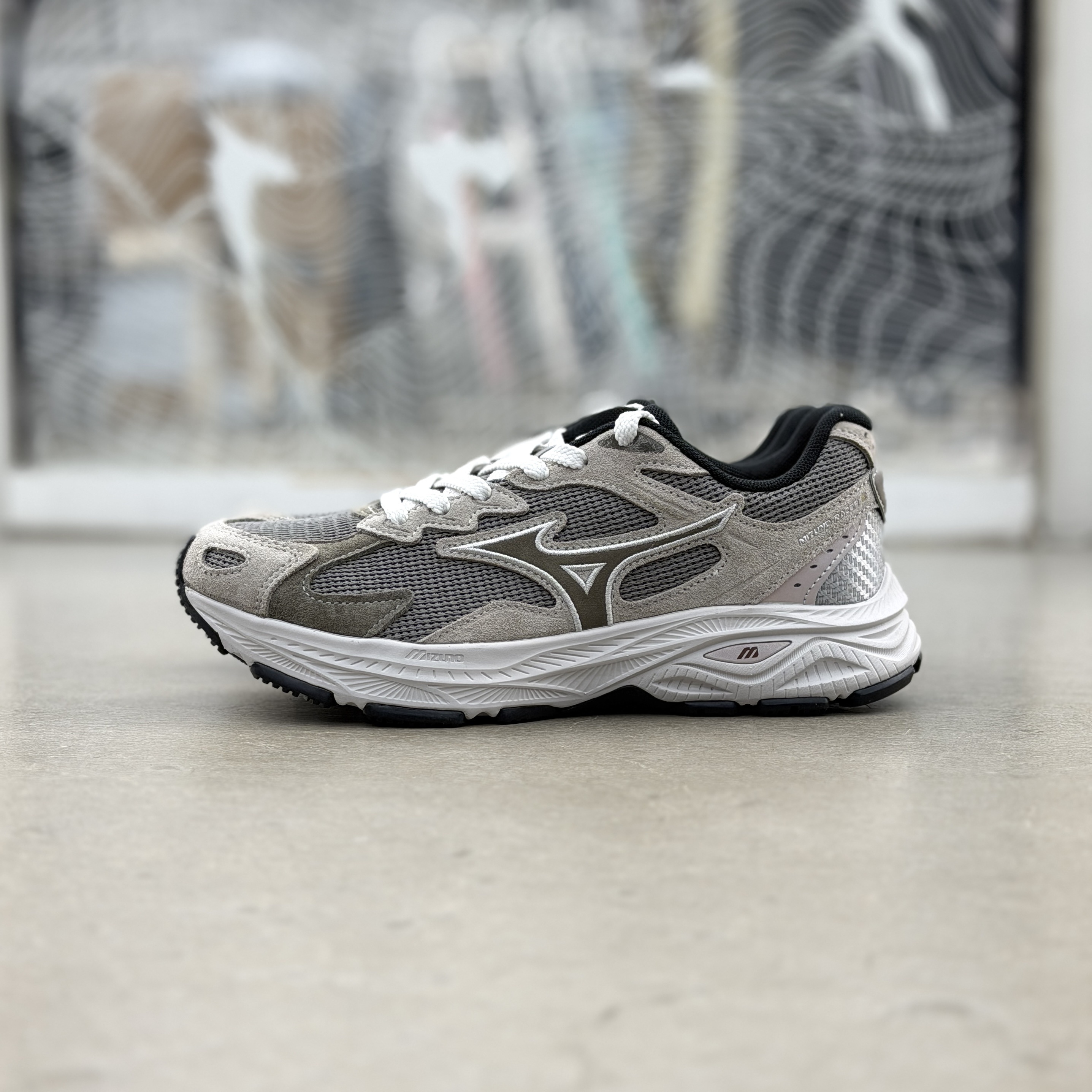 Mizuno Racer S Grey
