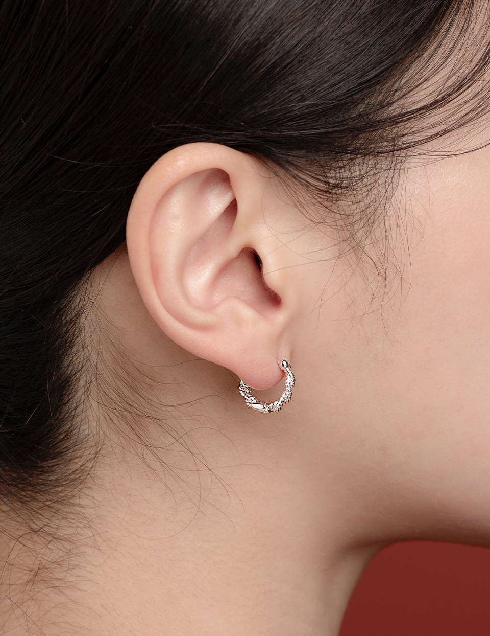 麻花捲。針式耳環