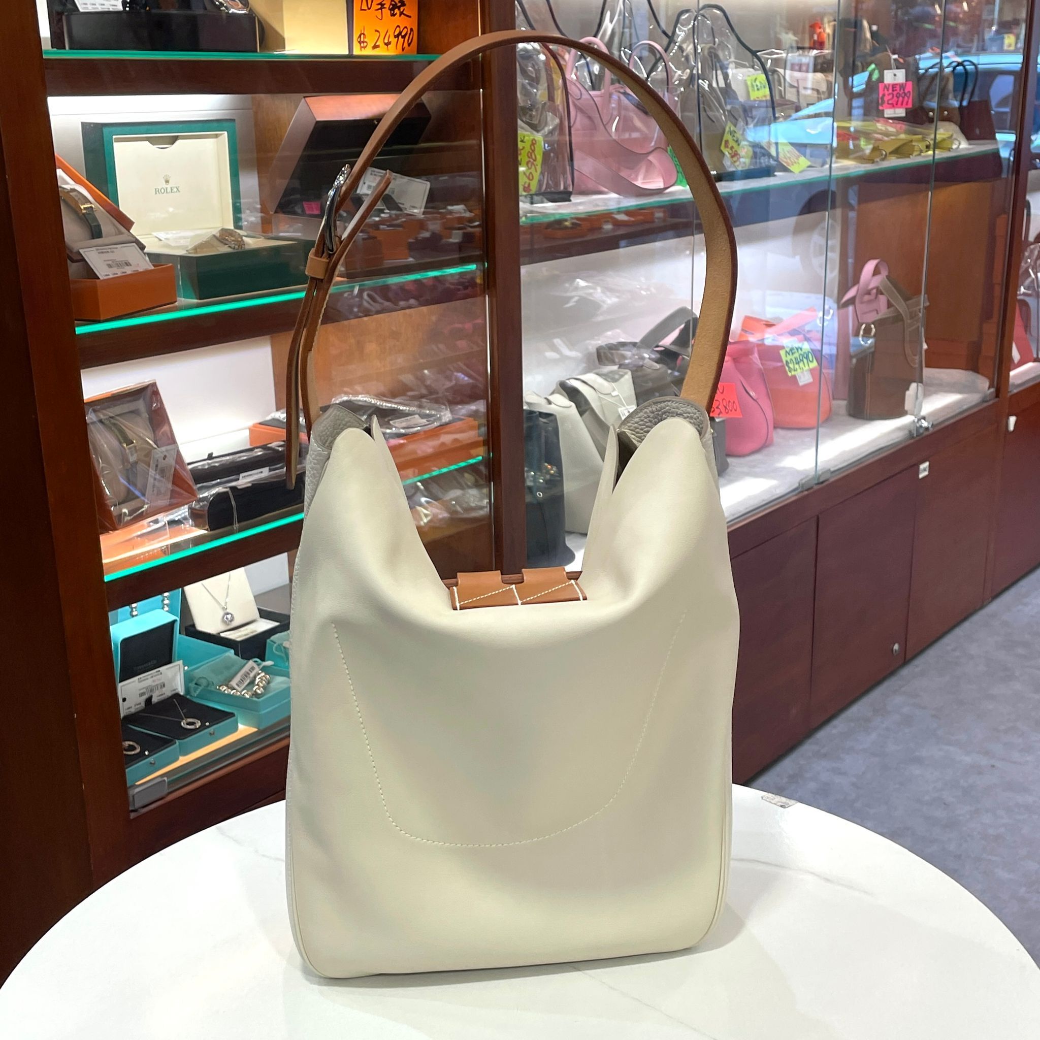 全新HERMES單肩包 VIREVOLTE 24 SHOULDER BAG NATA SWIFT X刻 奶油白/金棕肩帶 #BRAND NEW #香榭站正品