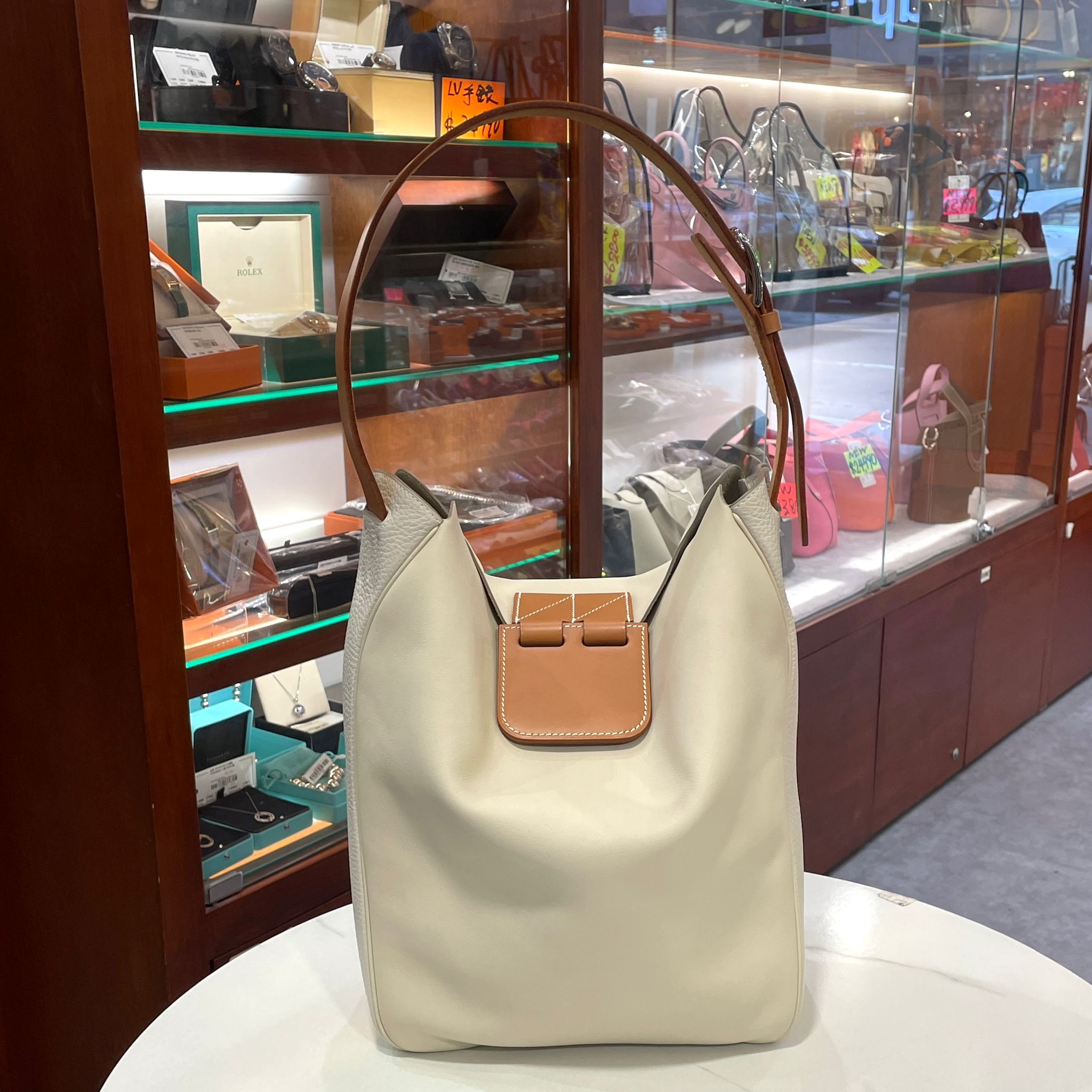 全新HERMES單肩包 VIREVOLTE 24 SHOULDER BAG NATA SWIFT X刻 奶油白/金棕肩帶 #BRAND NEW #香榭站正品