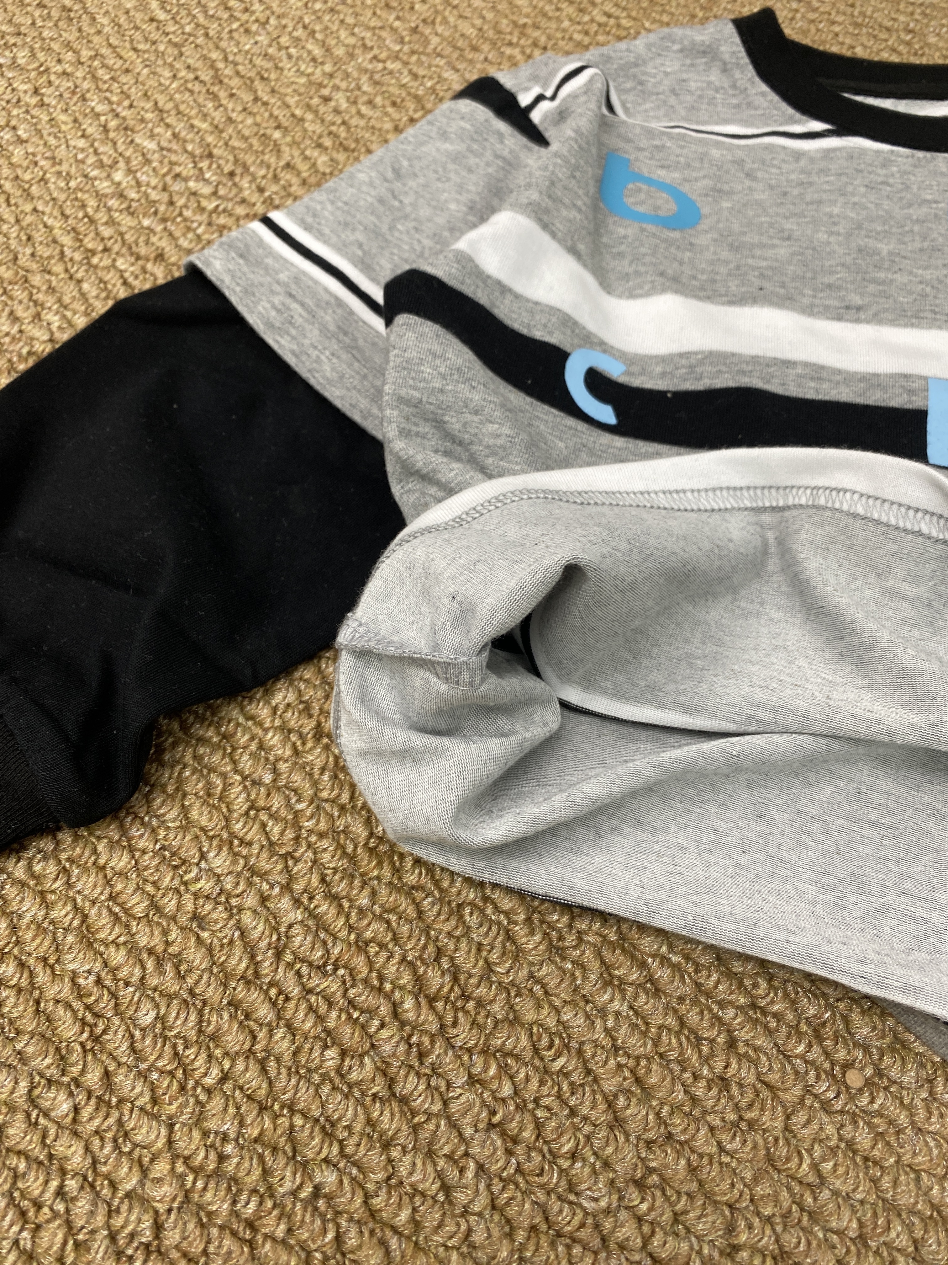 A04230假兩件字母條紋上衣