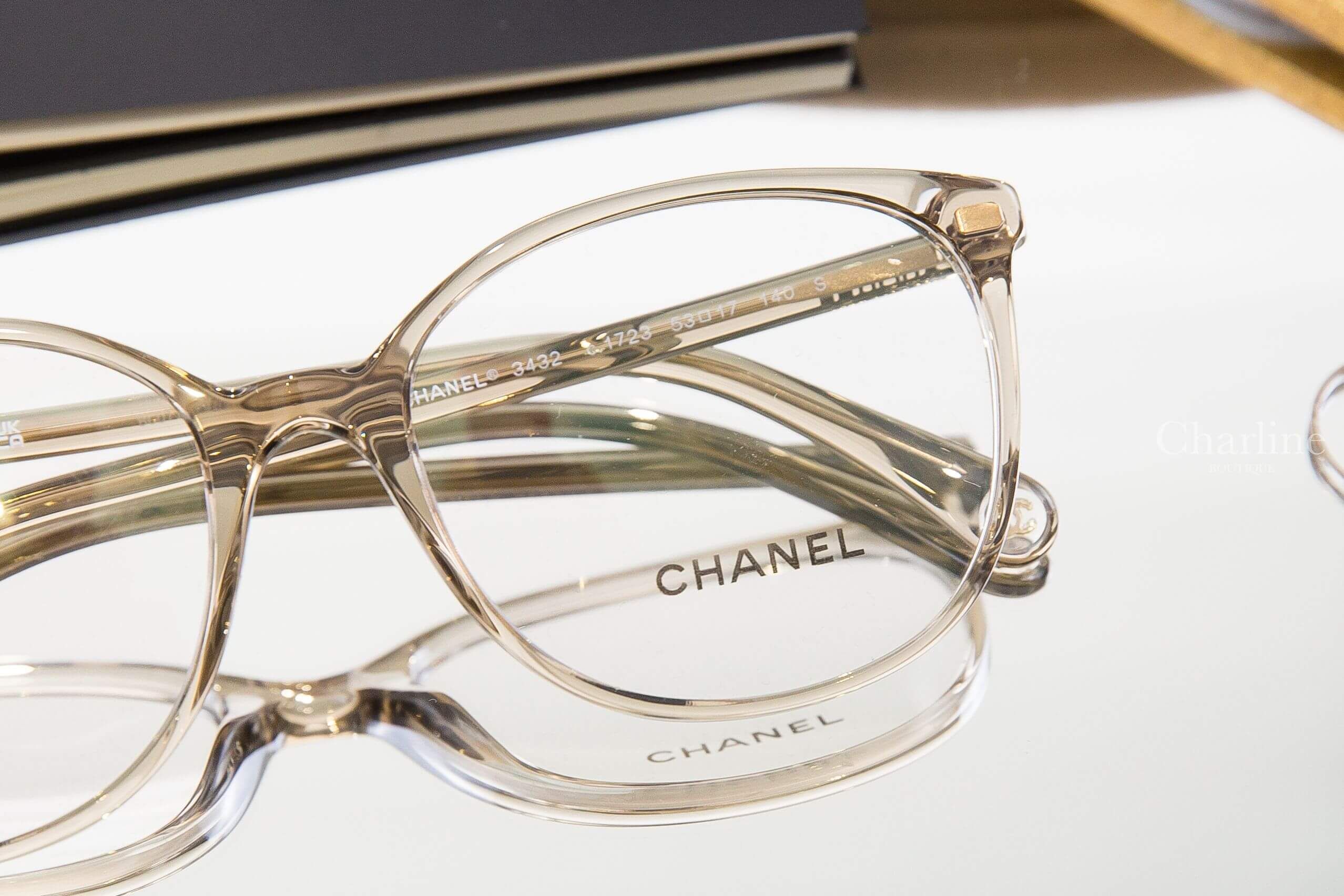 Chanel Pantos Eyeglasses 灰褐色圓框側邊金色 Logo 鏡腳透明圓型CC平光眼鏡