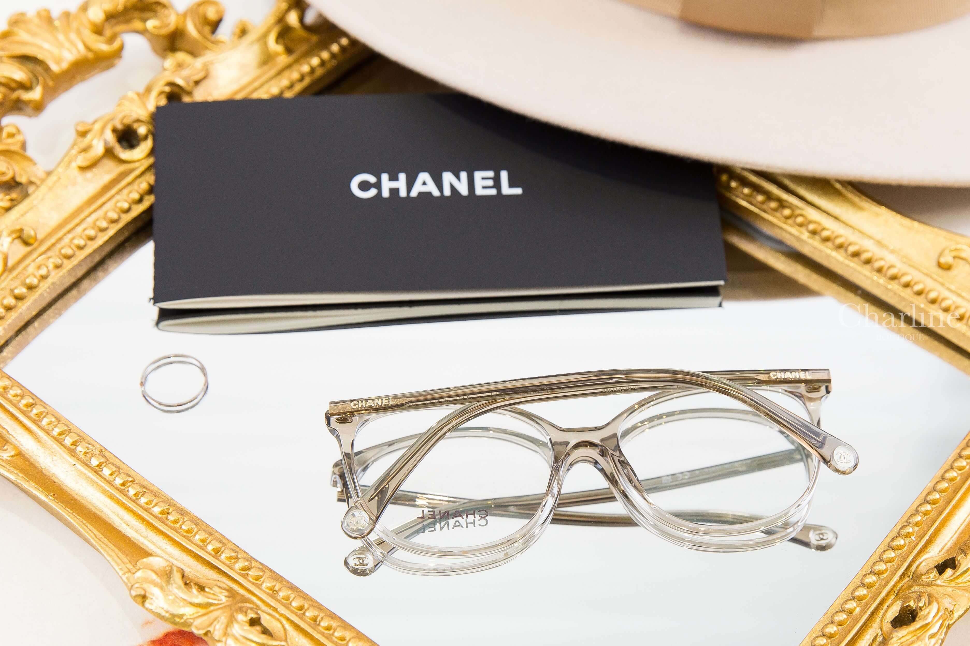 Chanel Pantos Eyeglasses 灰褐色圓框側邊金色 Logo 鏡腳透明圓型CC平光眼鏡-Charline Boutique 精品代購