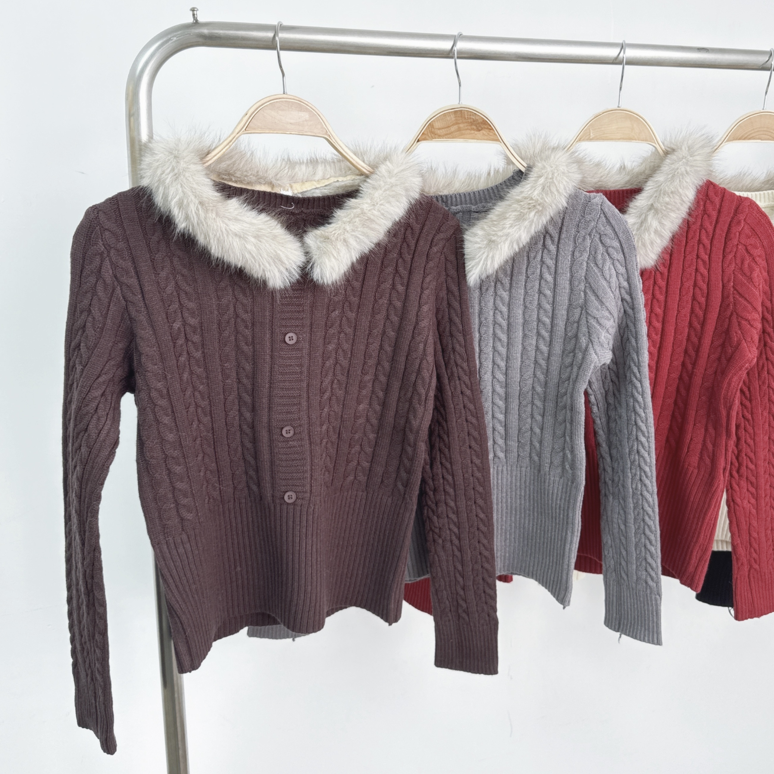 可拆仿兔毛圍巾假開鈕花紋彈性針織TOP (M4-M8)