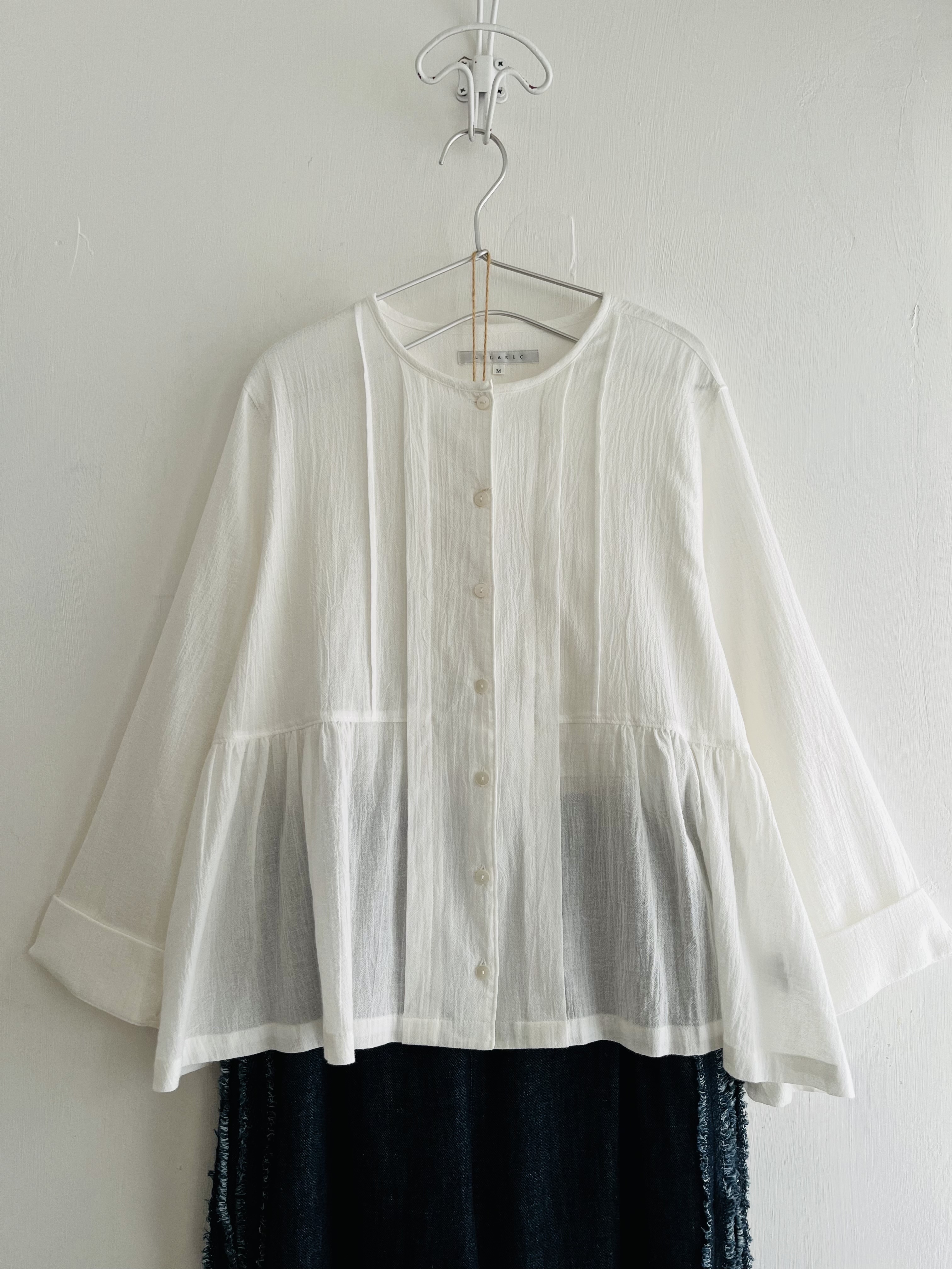 LILASIC白色圓領top