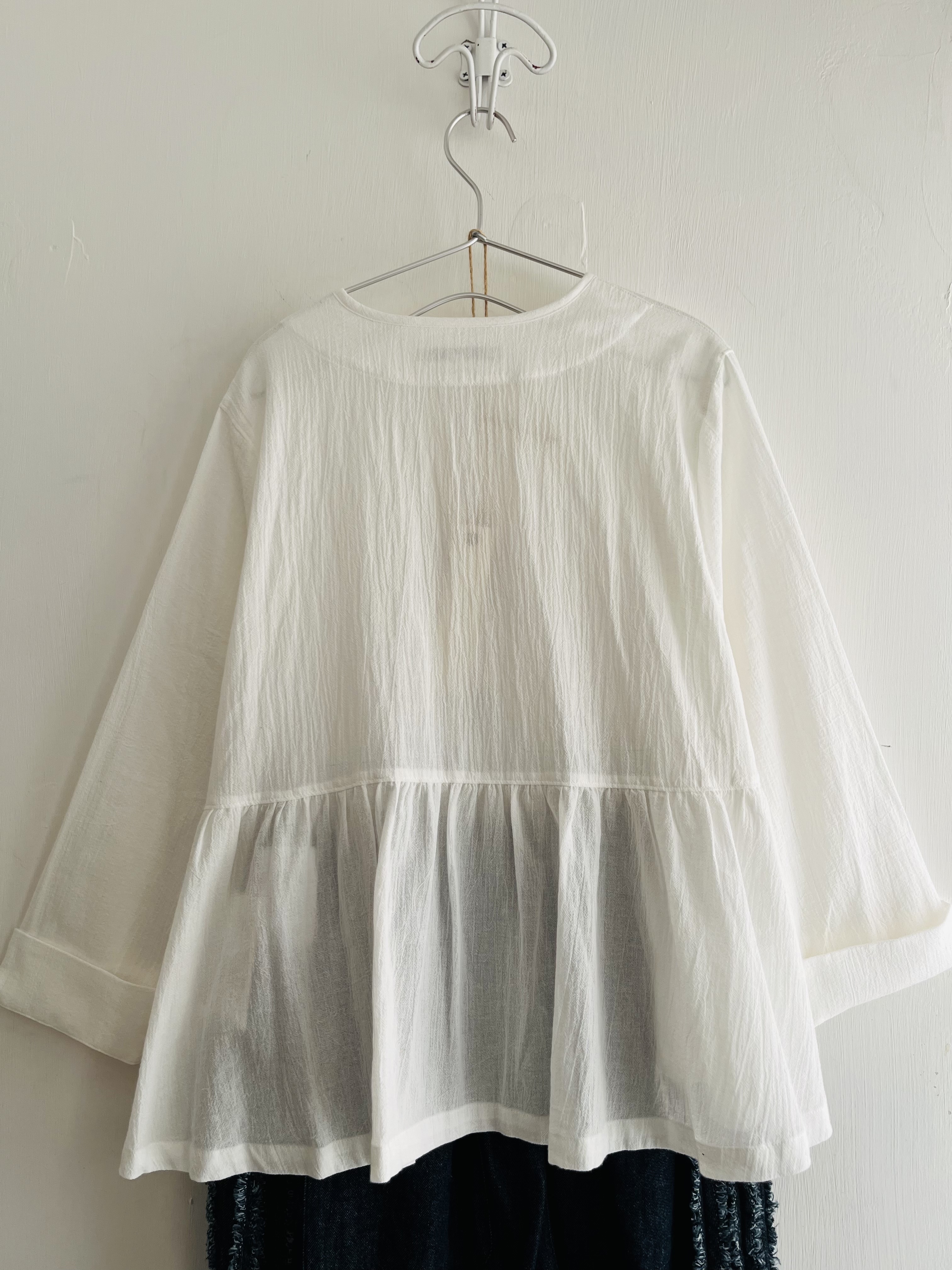 LILASIC白色圓領top