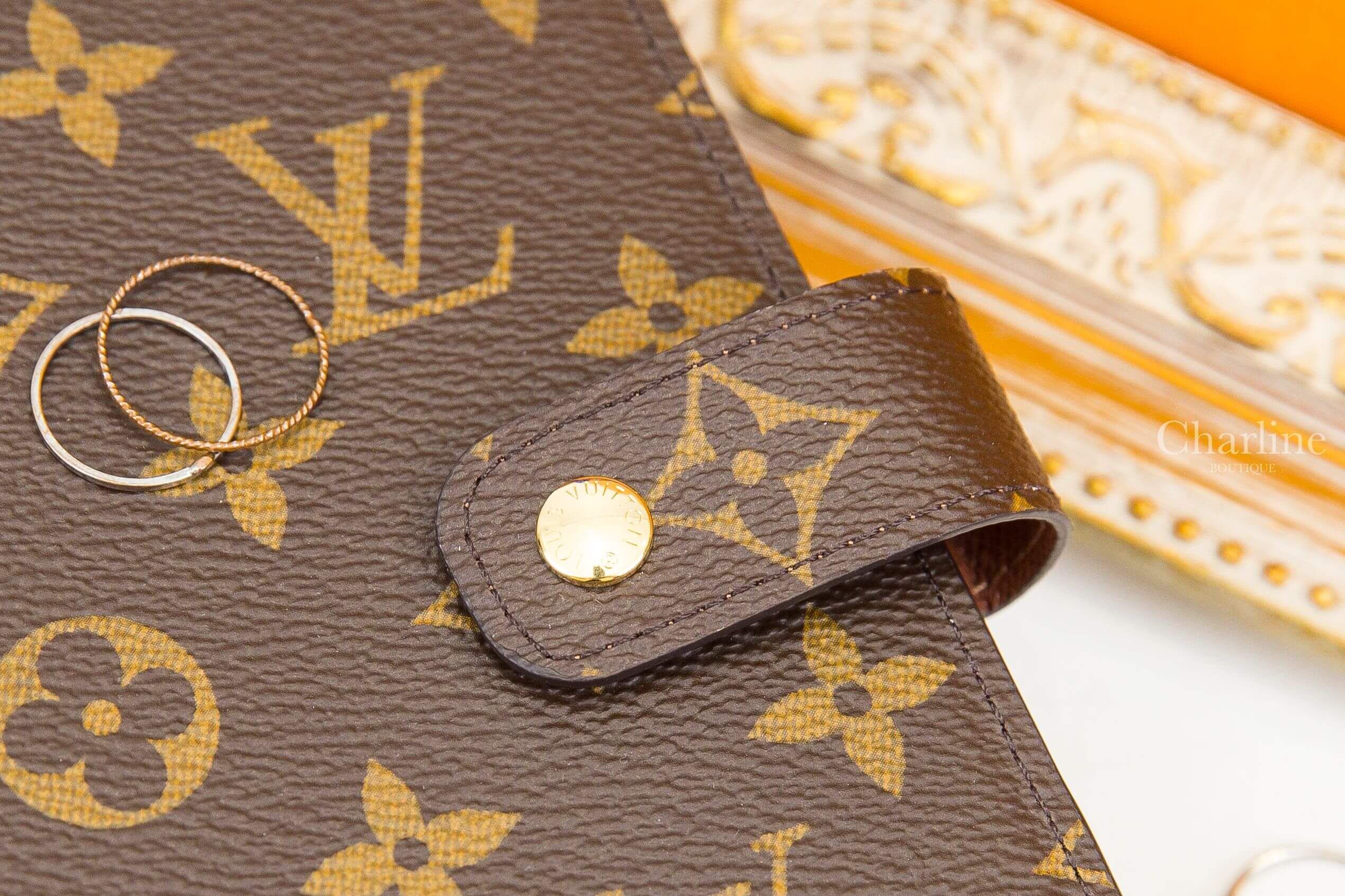 Louis Vuitton Medium Ring Agenda Cover 咖啡色老花帆布小牛皮內裡金色活頁環中型扣式筆記本封面夾