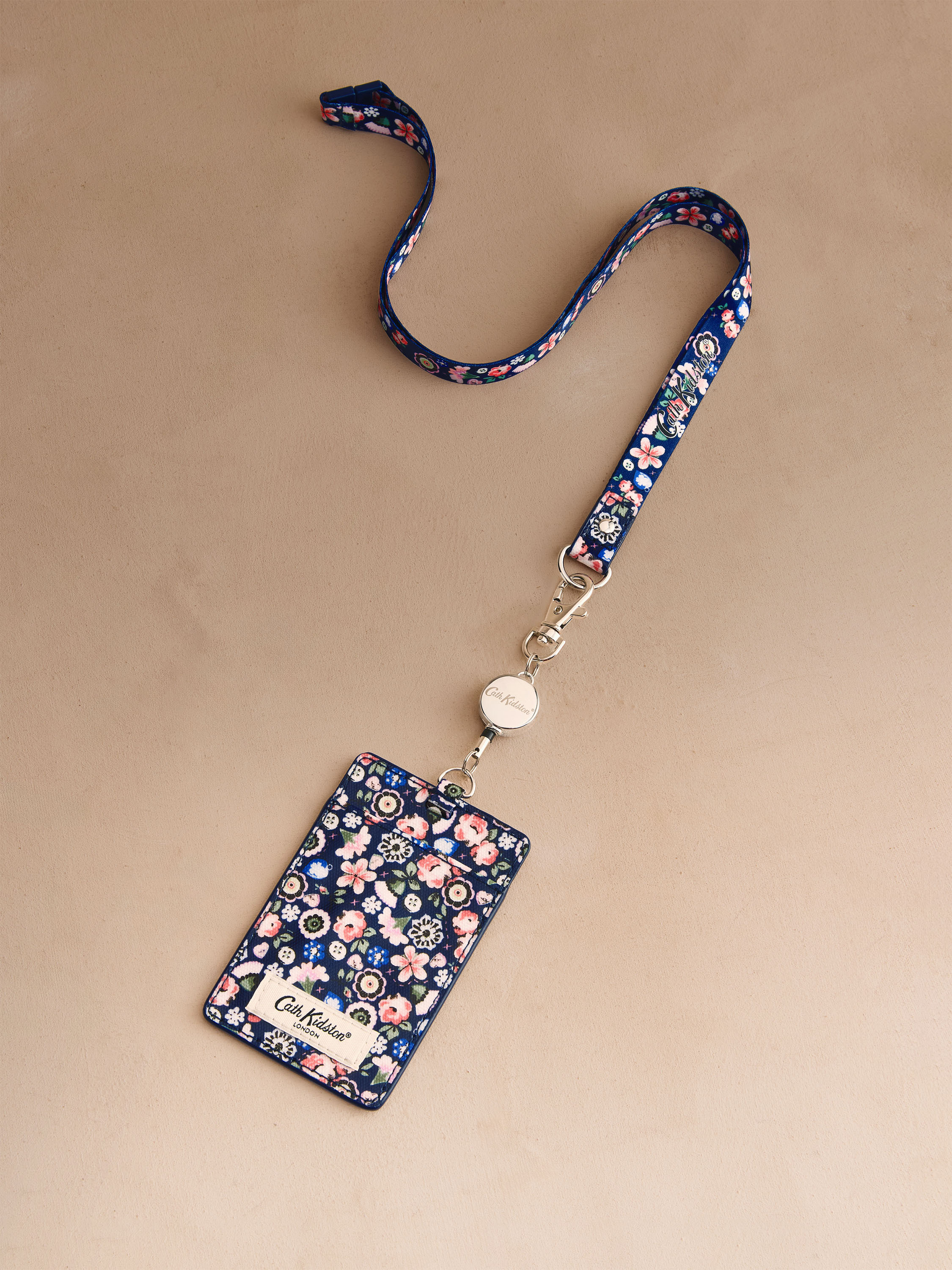 Pearly Queen Ditsy 伸縮識別證件套票卡夾