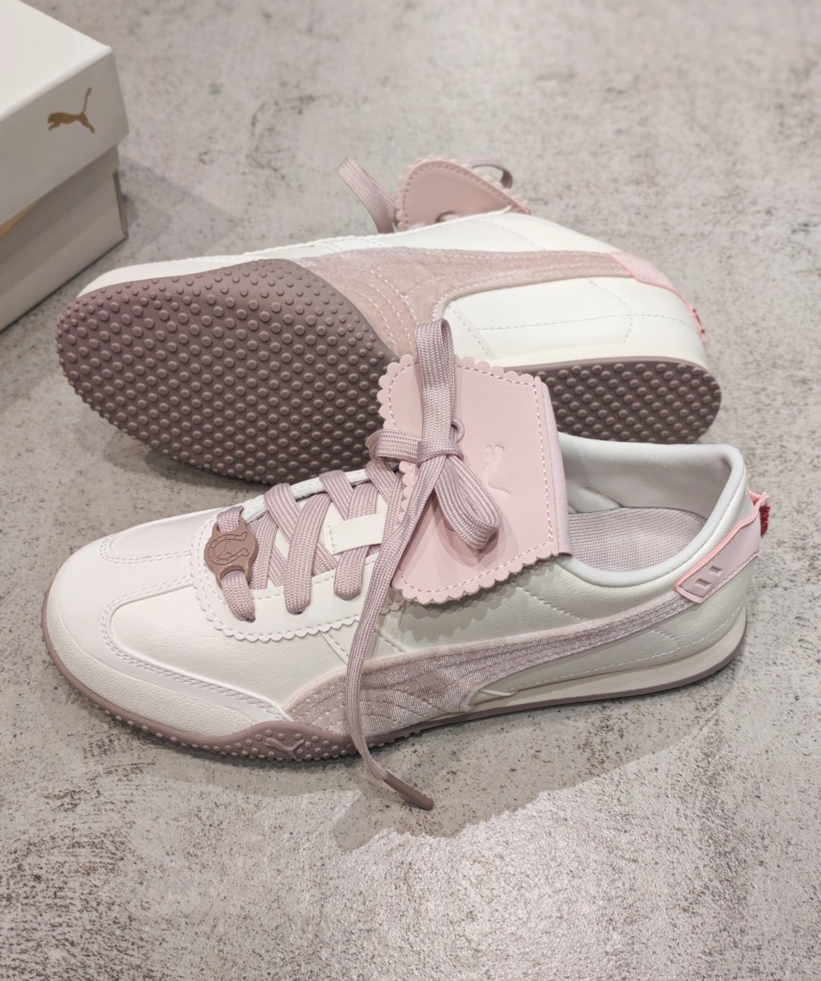 PUMA BELLA UT "YEAR OF HORSE" 馬年限定 絨毛 奶油櫻花粉 翻轉鞋舌