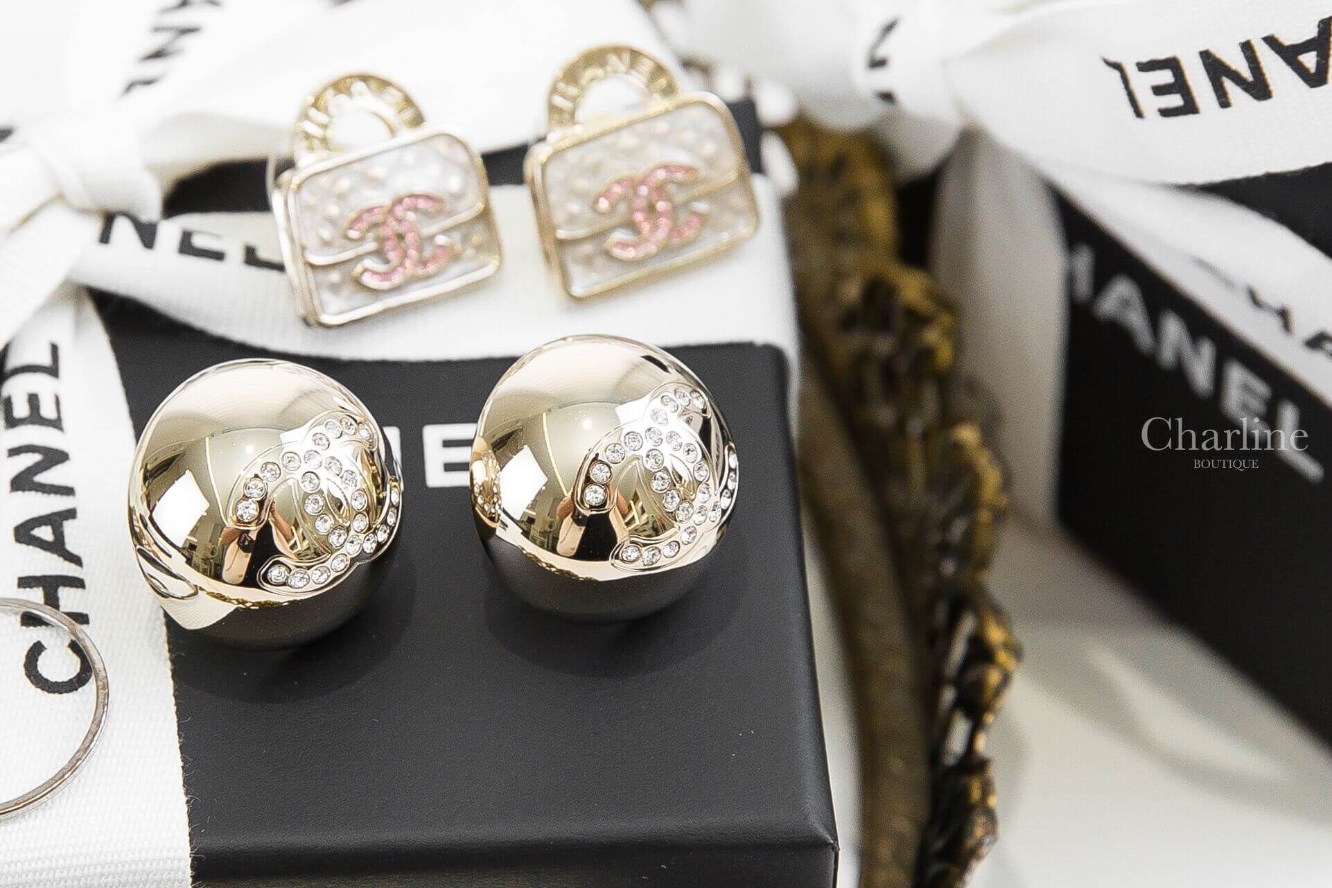 Chanel Stud Earrings 金色水鑽CC金屬豆豆耳環-Charline Boutique 精品代購
