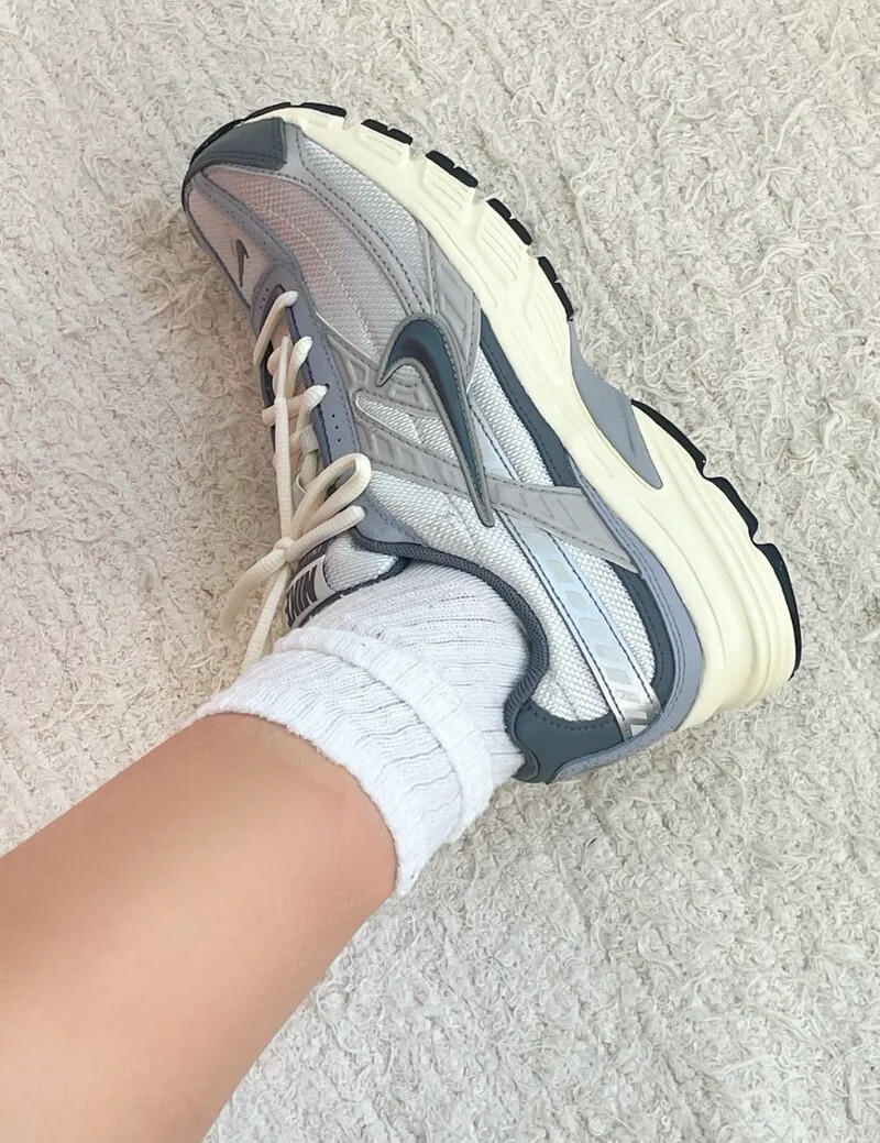 iSNEAKERS｜Nike Initiator 奶油灰白灰白色奶油底復古慢跑鞋 HQ1179-001