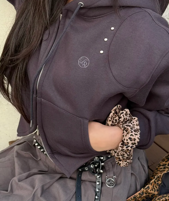 ILLIGO 鉚釘連帽短版外套 FEB