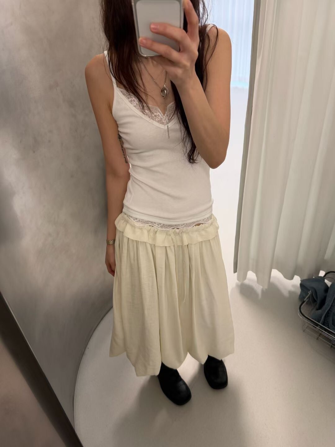 配色蕾絲滾邊細肩帶V領背心上衣 / 3色