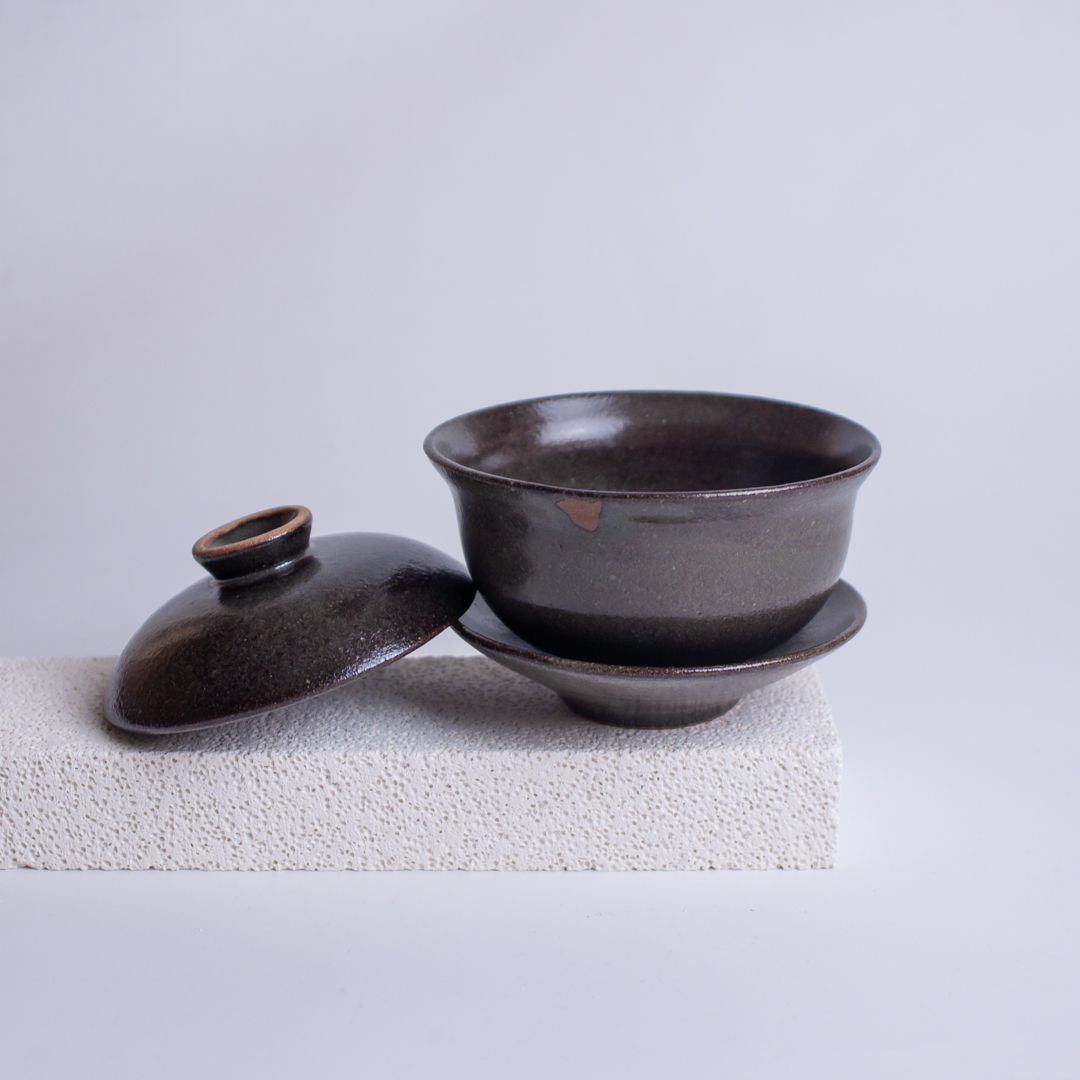 焙茶色寬口蓋碗