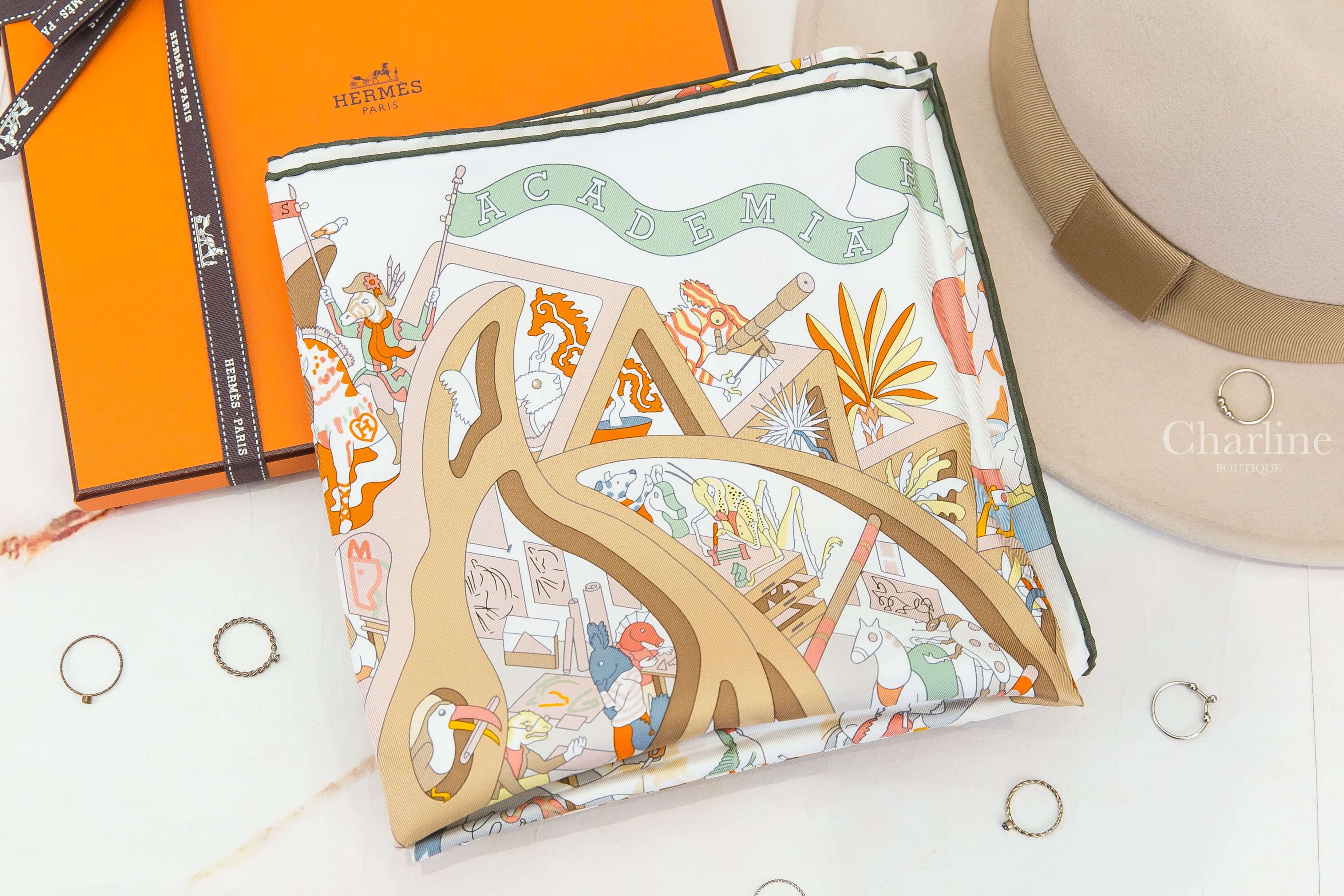 Hermès Academia Hippica Scarf 90 白色/粉紅色/米色馬術學院真絲方巾-Charline Boutique 精品代購
