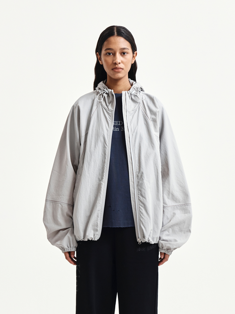 LOGO連帽風衣外套 淺米色