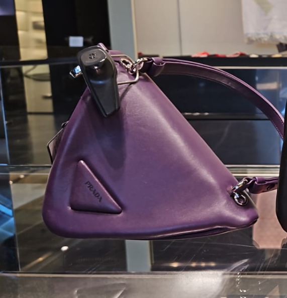UK097 Prada 皮革三角形掛肩袋 - 紫色 22 x 14 cm