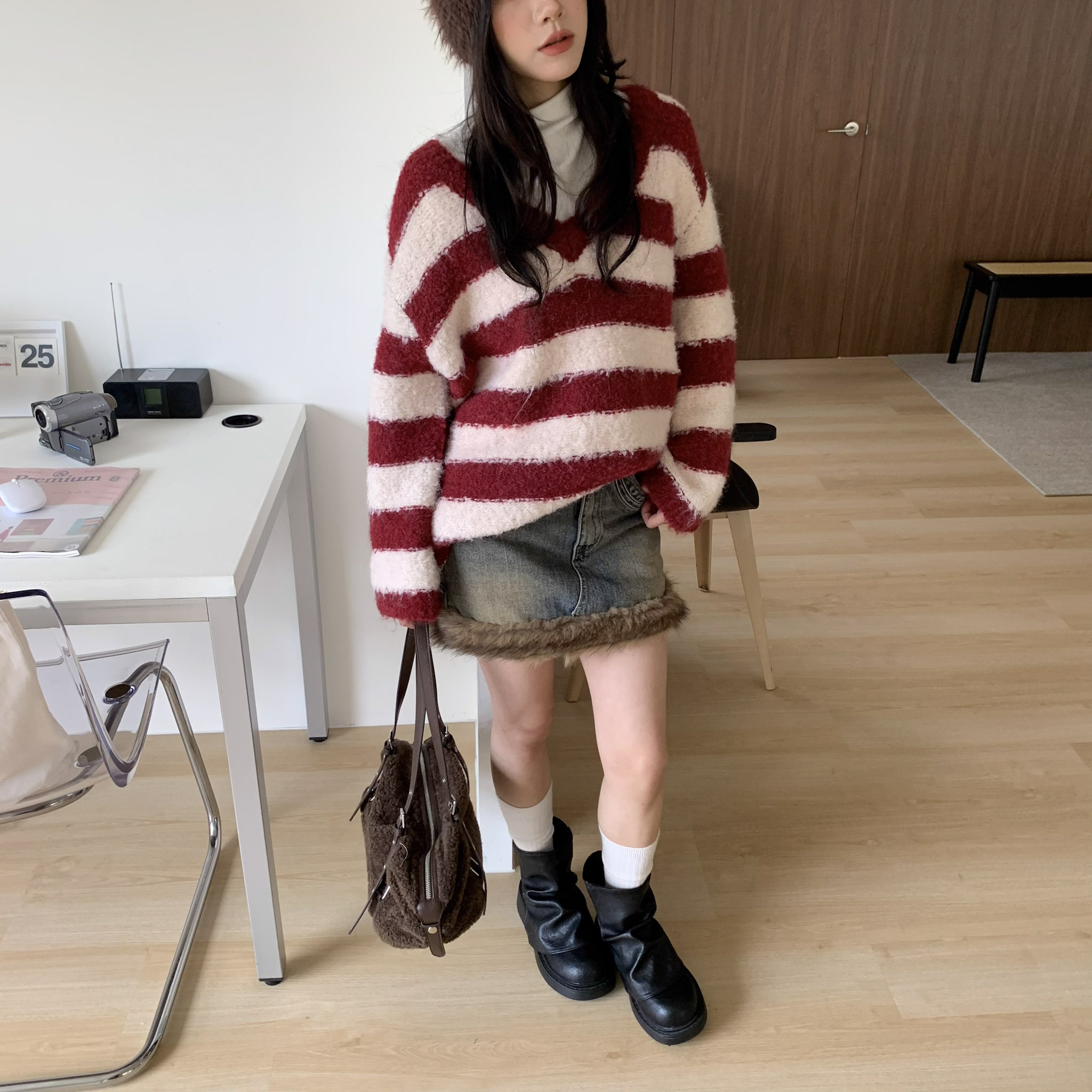 ISA_甜甜圈在一起! 條紋口味V領寬鬆毛衣_51226