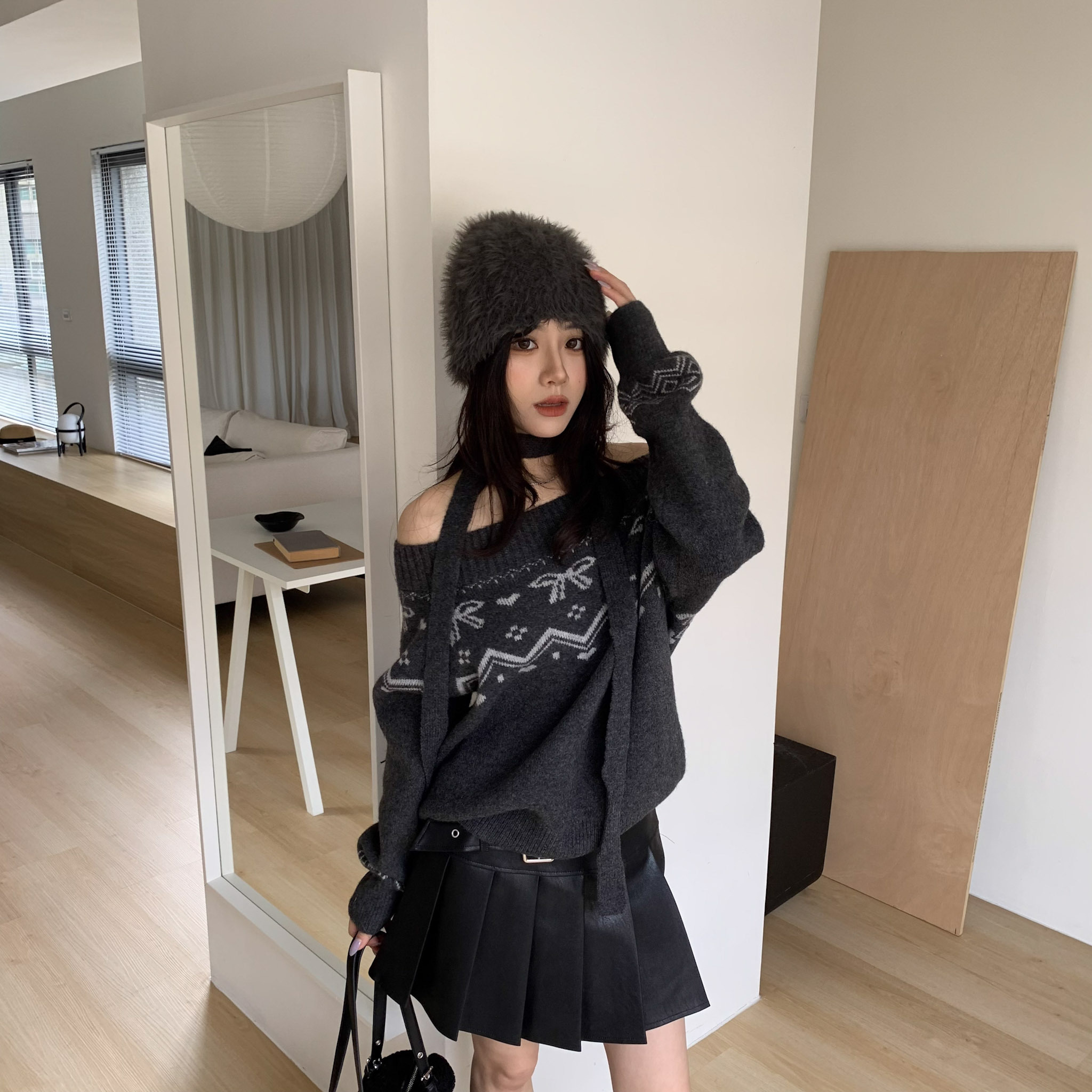 ISA_格雷系願望 (附綁帶)浪漫一字領針織上衣_61004