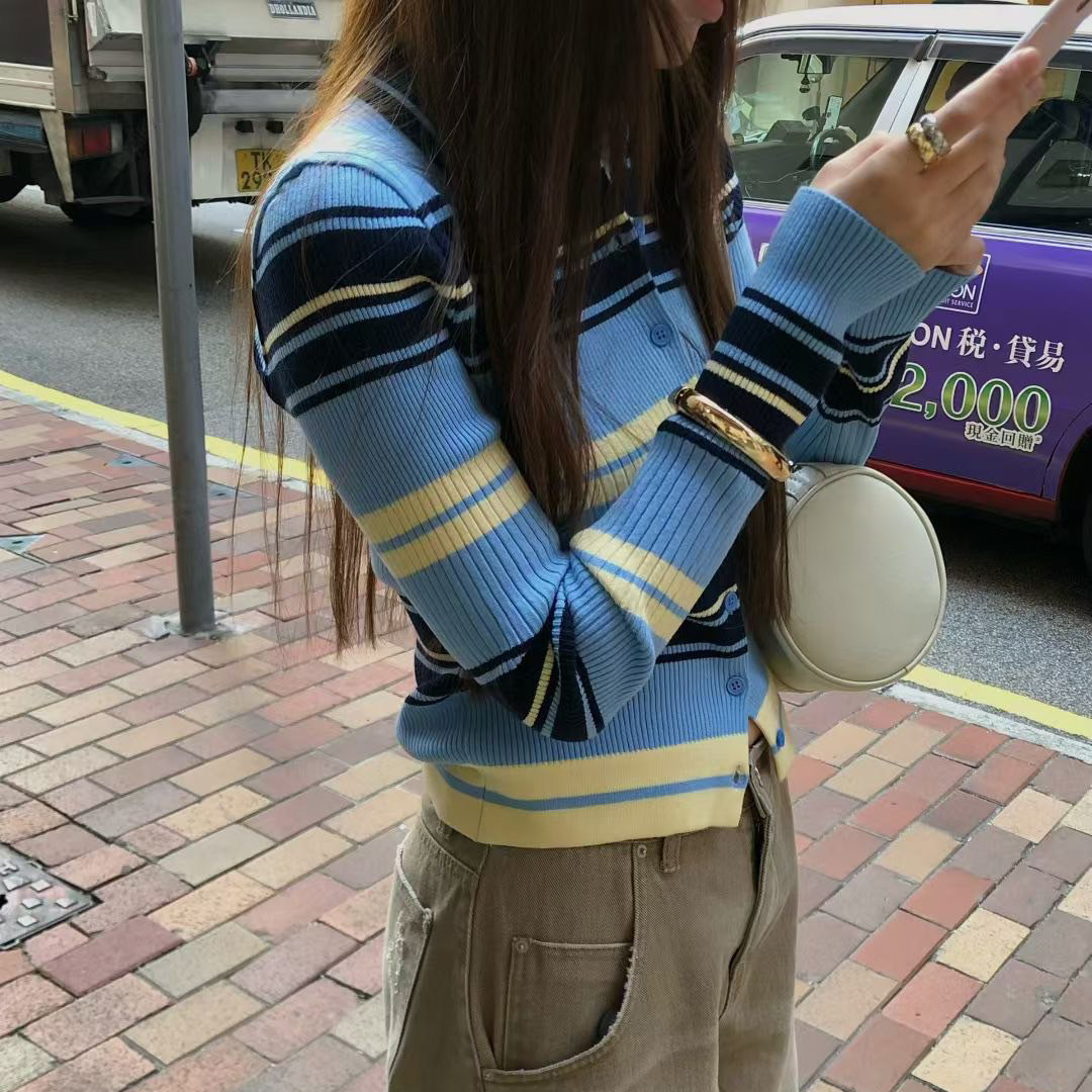 名品風雙配色橫條紋POLO翻領排釦上衣 / 2色