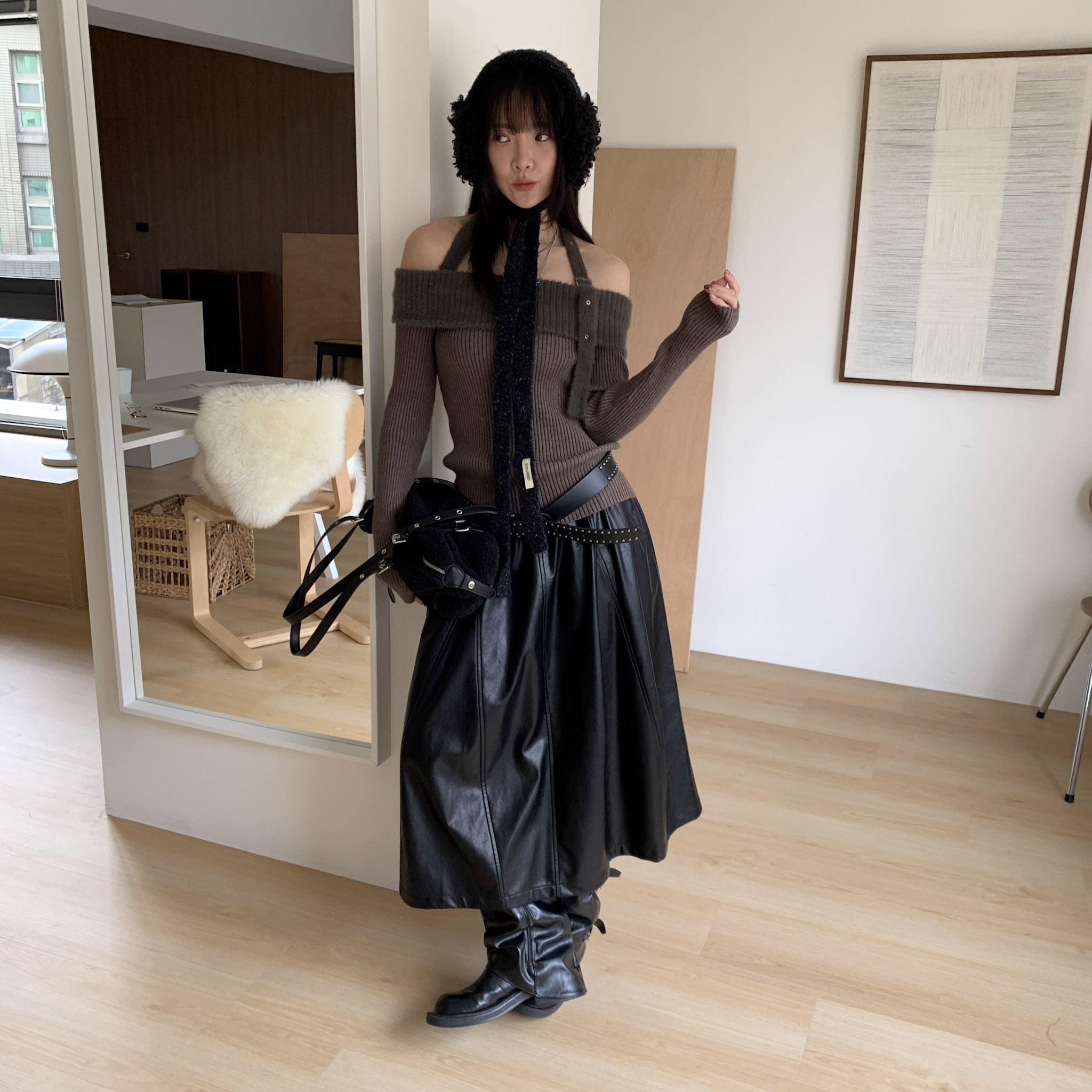 ISA_當韓女的一天 清冷感高級七分皮長裙_61027