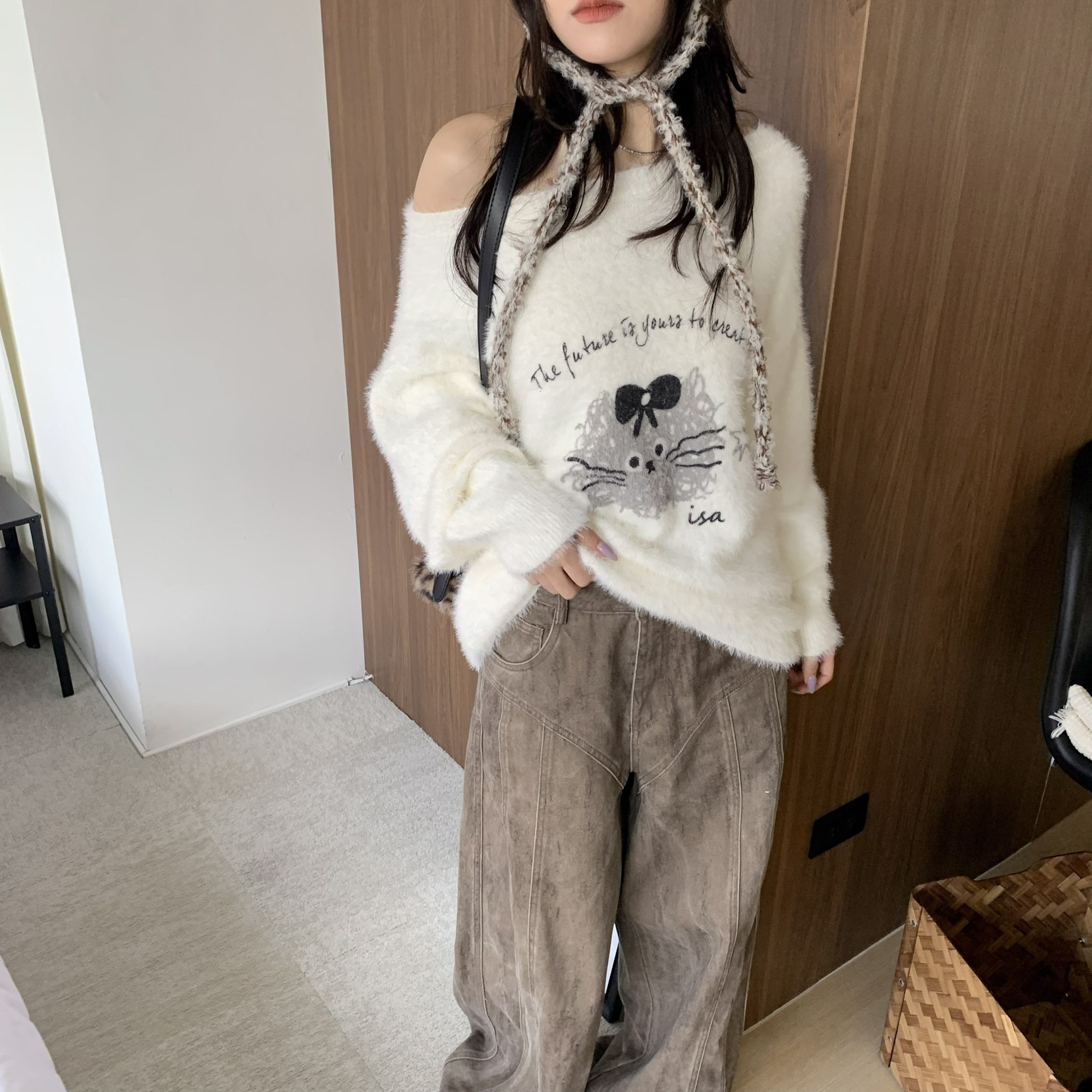 ISA_【ISA MADE】炸毛捲捲貓! 2ways領馬海毛上衣_61032