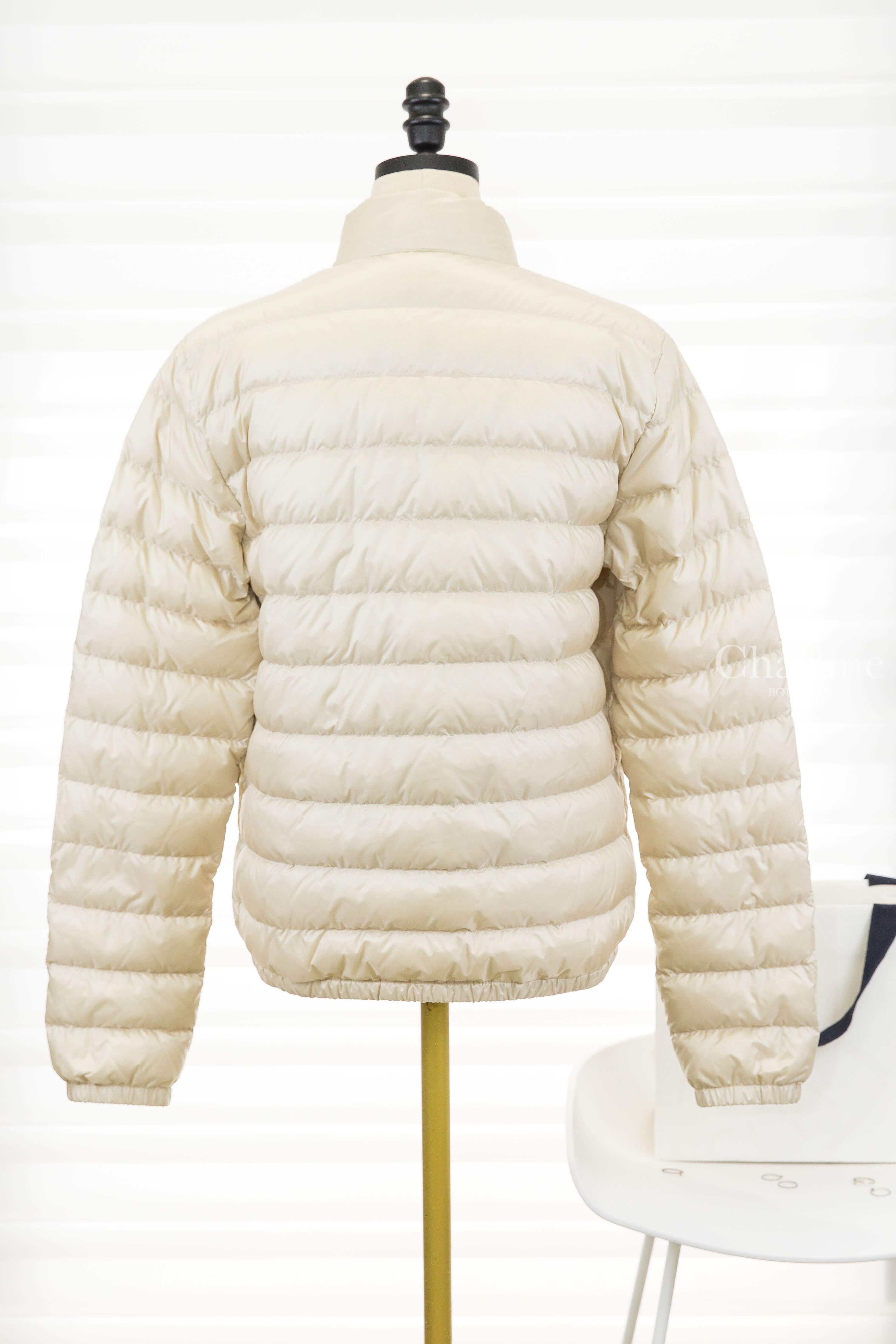 Moncler Lans Giubbotto 淺卡其色小立領雙口袋羽絨外套-Charline Boutique 精品代購