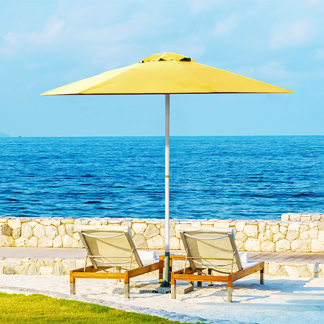 中柱傘結構簡單抗風能力佳,安裝容易價格親民