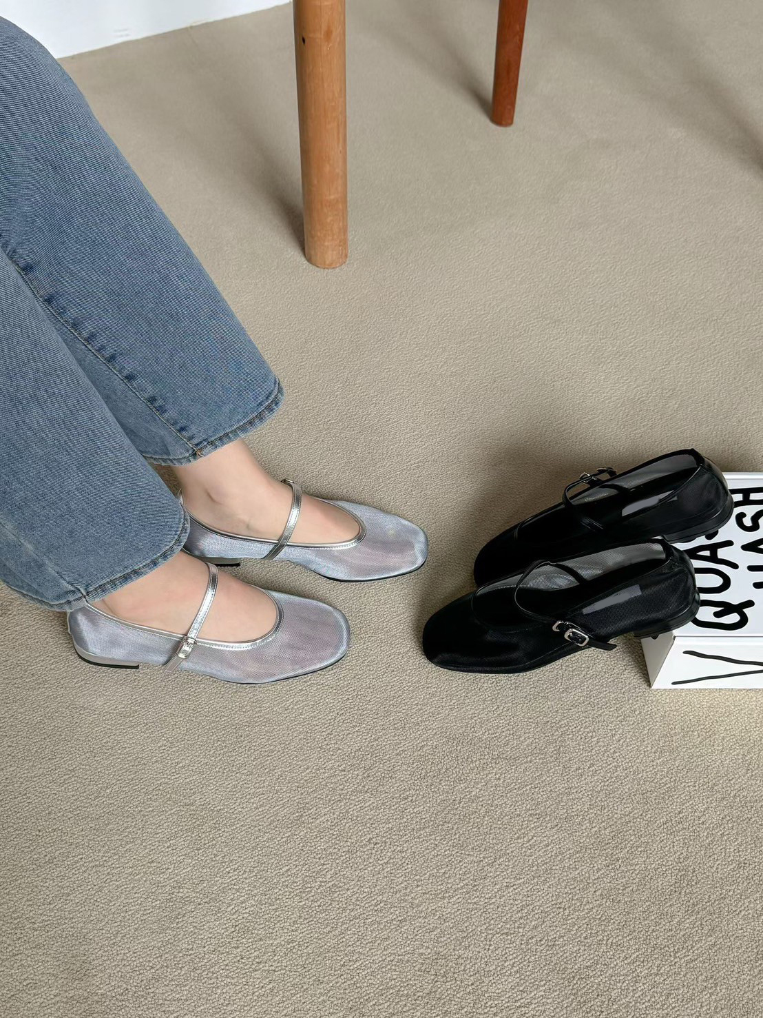 鏤空洞洞一字帶平底娃娃鞋 / 2色