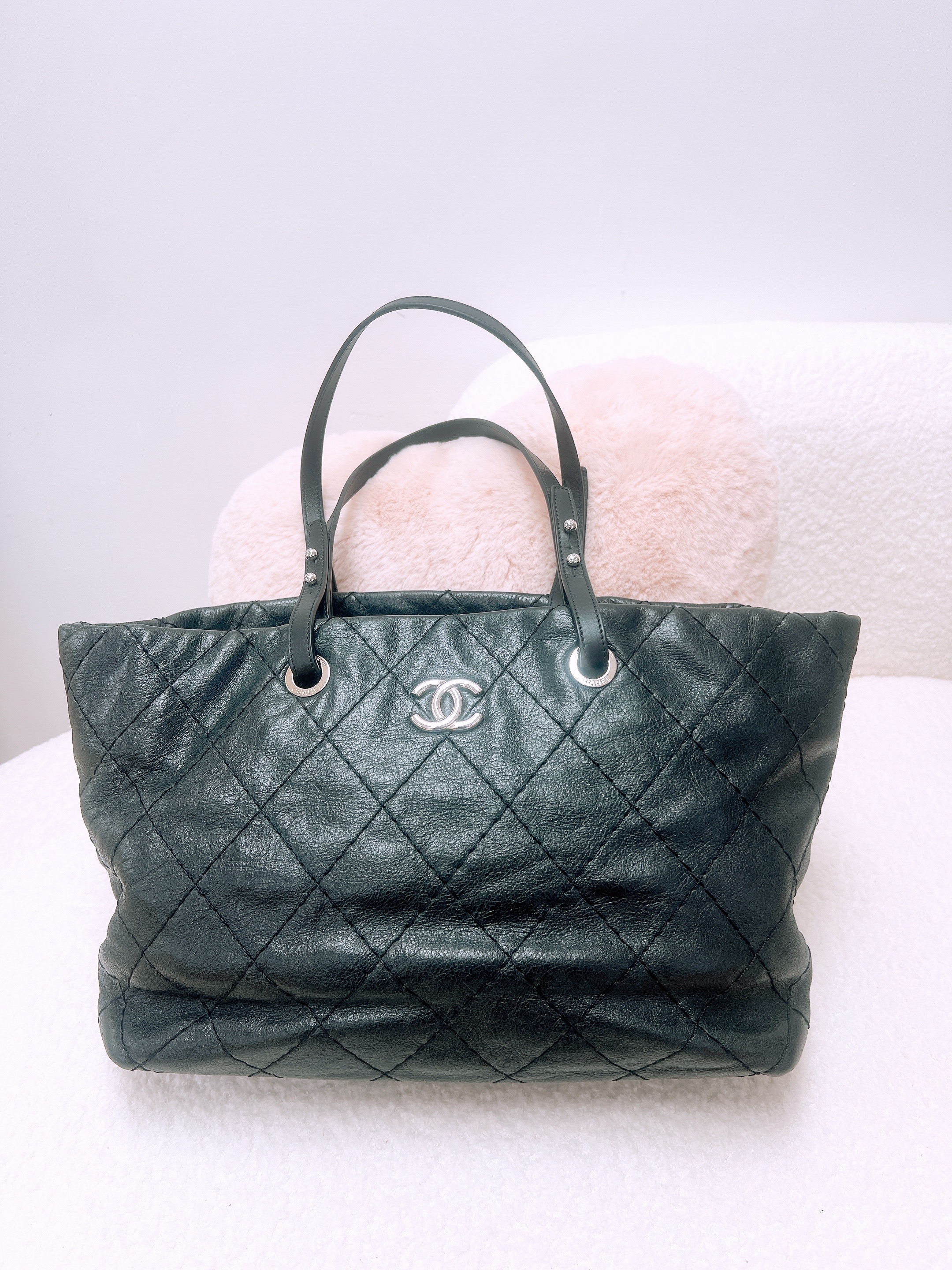 Chanel on the road tote black silver
