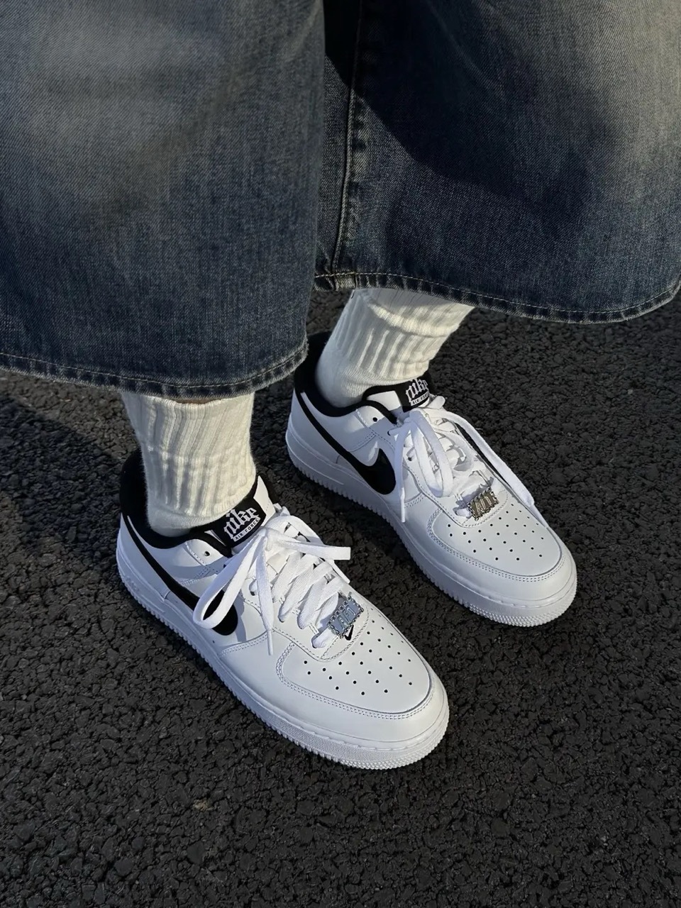 NIKE AIR FORCE 1 '07 LV8 AF1 白黑 漆皮 歌德字 金屬裝飾 男鞋 HF2898-101 / 預購