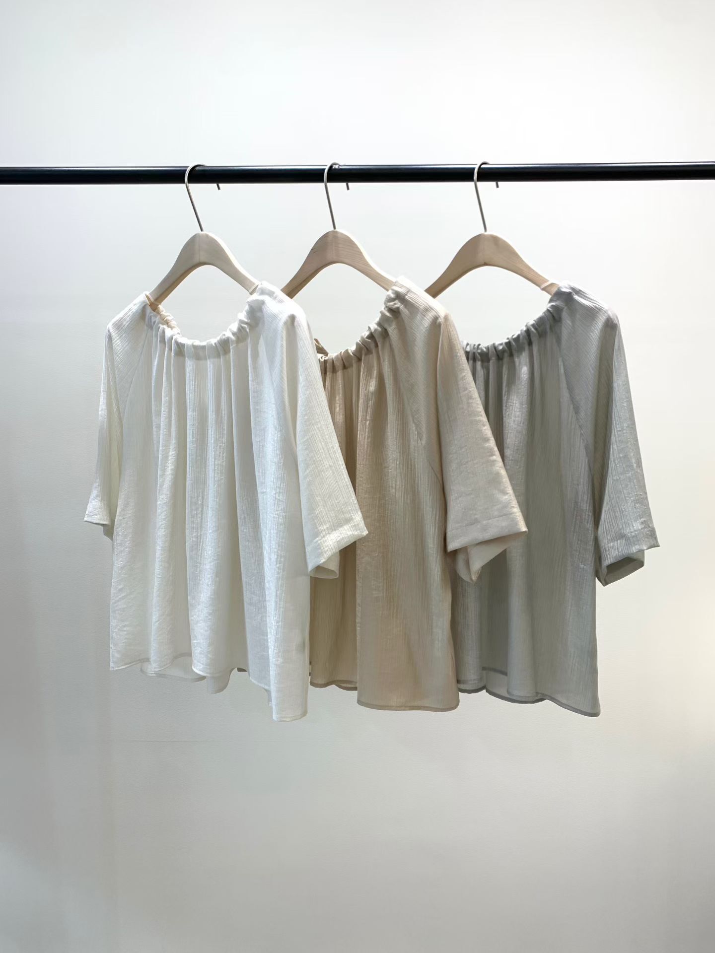 KN5504 微皺感彈性領上衣 *特價* (優惠碼同充值購物金不適用)