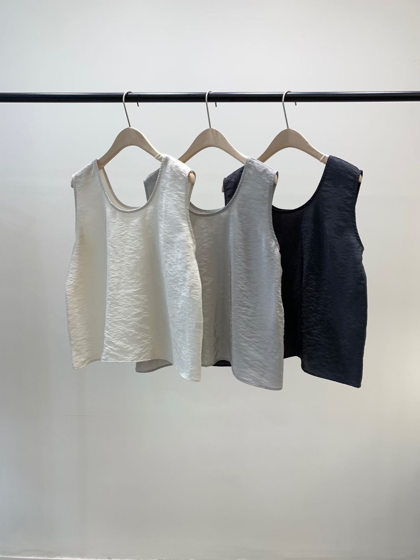 KN5514 微皺感背心 *特價* (優惠碼同充值購物金不適用)