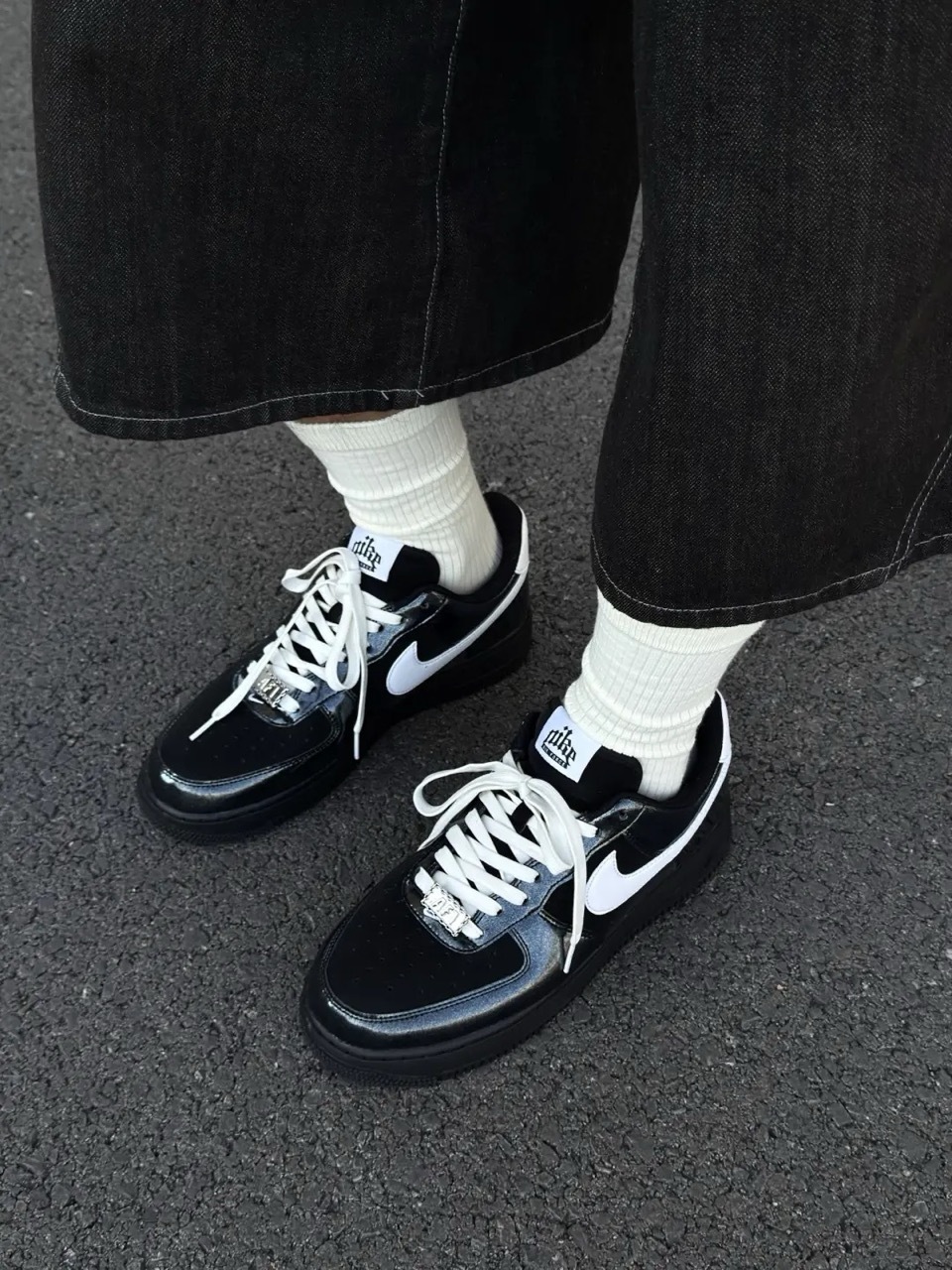 NIKE AIR FORCE 1 '07 LV8 AF1 黑白 漆皮 歌德字 金屬裝飾 男鞋 IB6843-001 / 預購