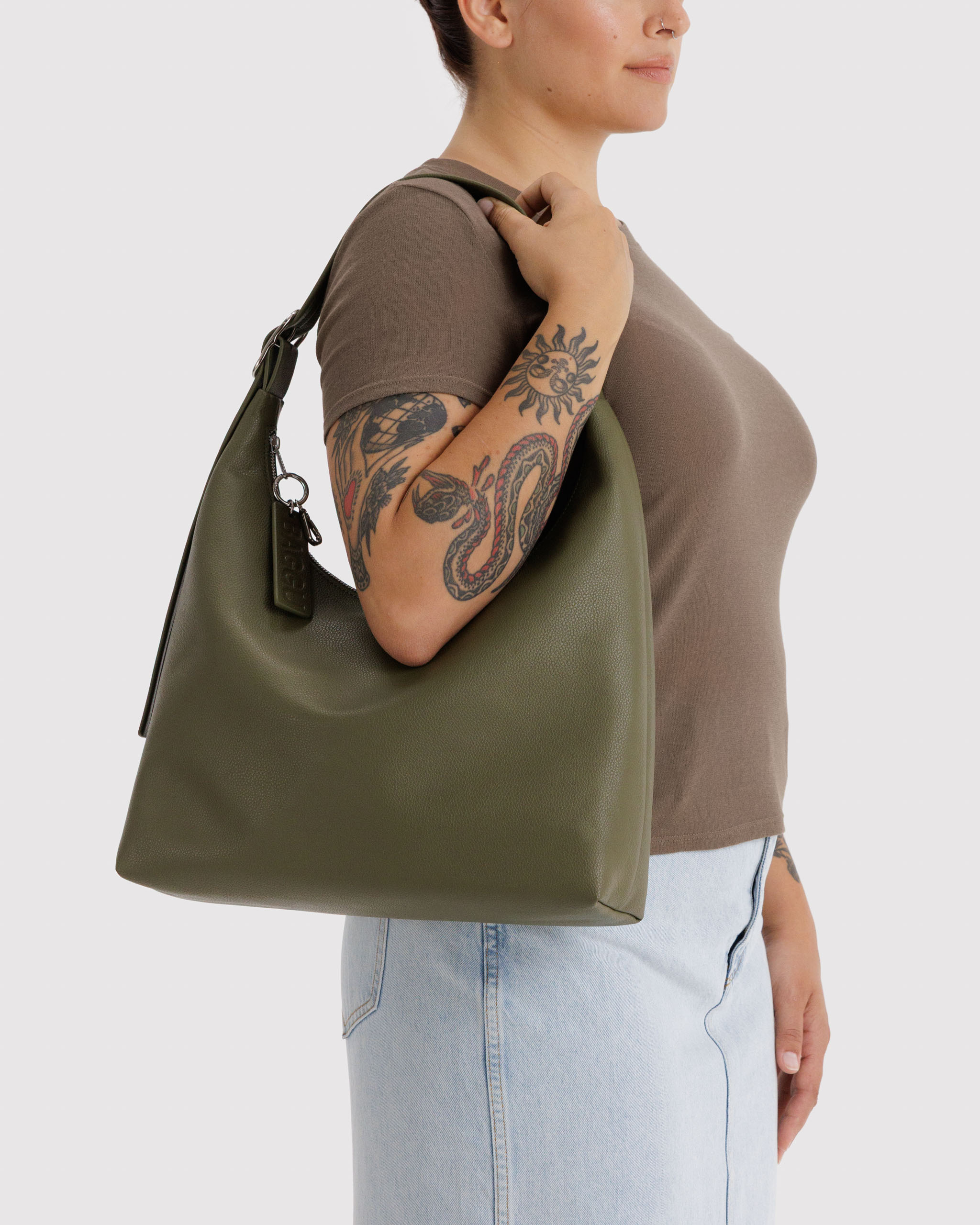 Recycled Leather Shoulder Bag - Loden｜BAGGU