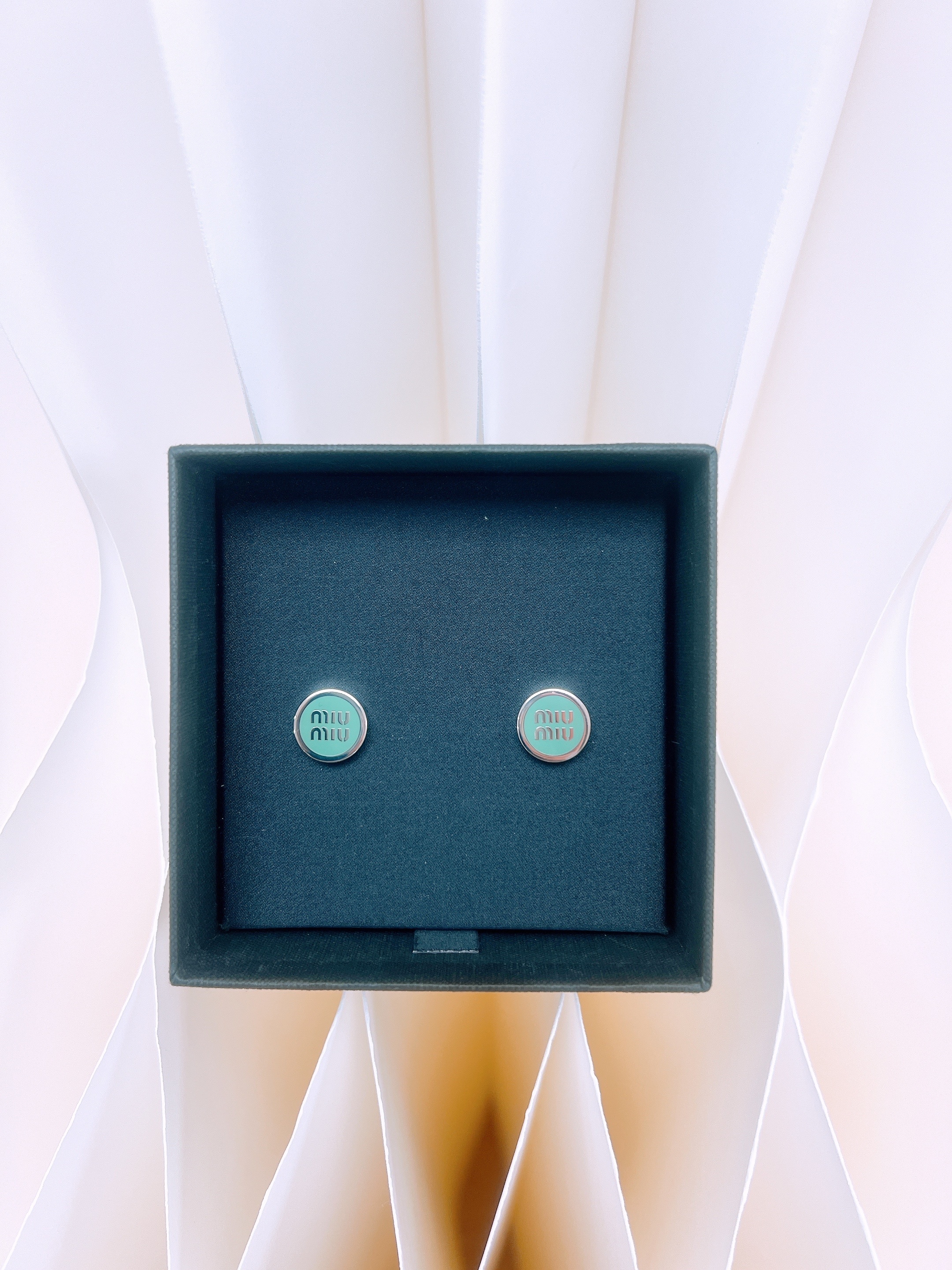 *Unused* Miu Miu round earrings (mint/ silver)