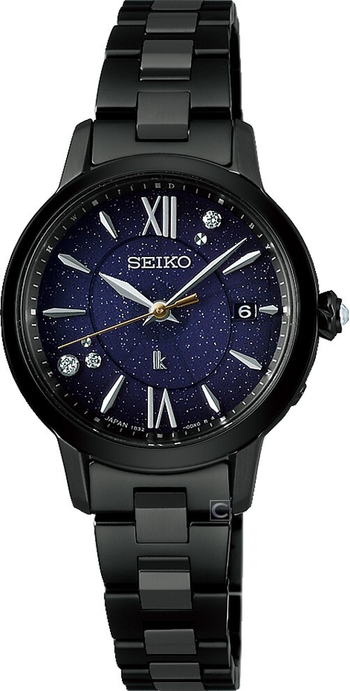 萬年鐘錶 - SEIKO  LUKIA 系列 插畫家聯名限量星月夜太陽能電波鑽石女錶 SSVW241J / 1B32-0BG0B 錶徑 28MM