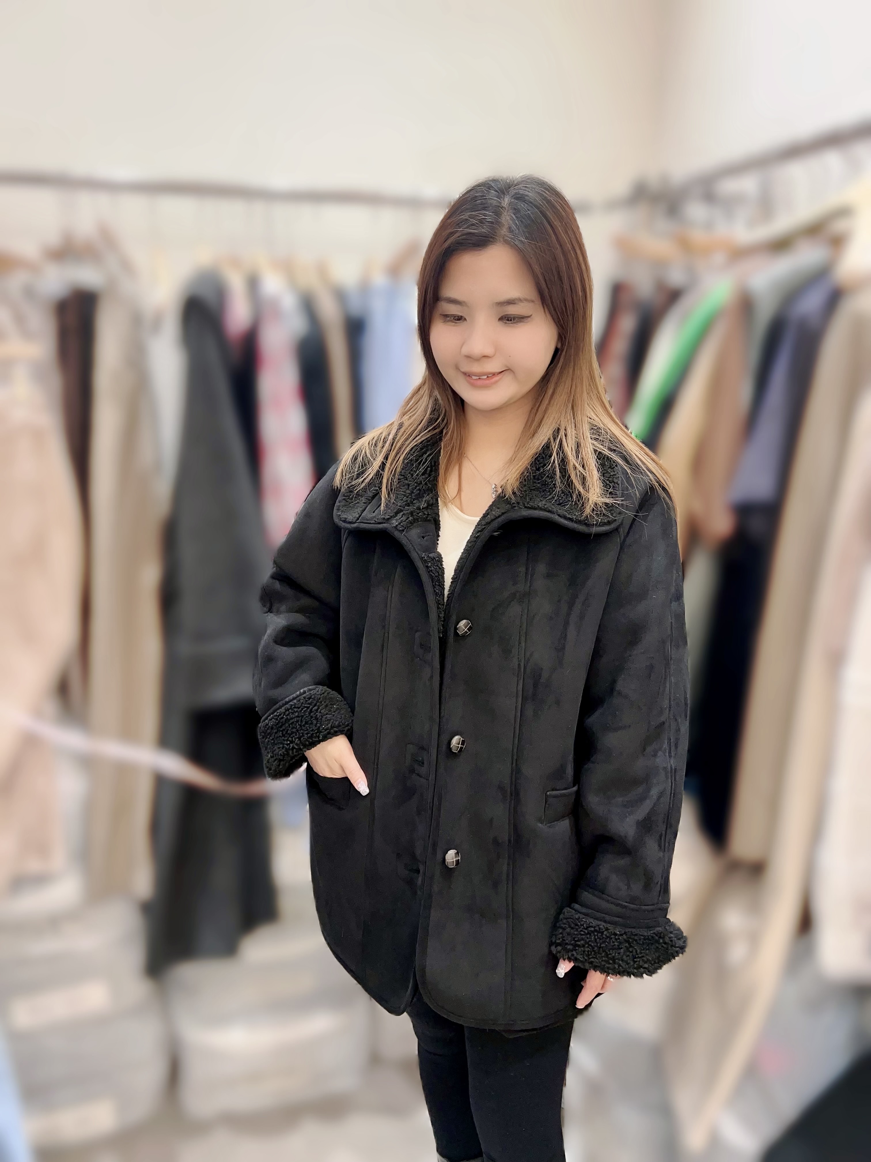 HZ25  羊羔毛縷 胸 47 長27.5 $999 (一口價)