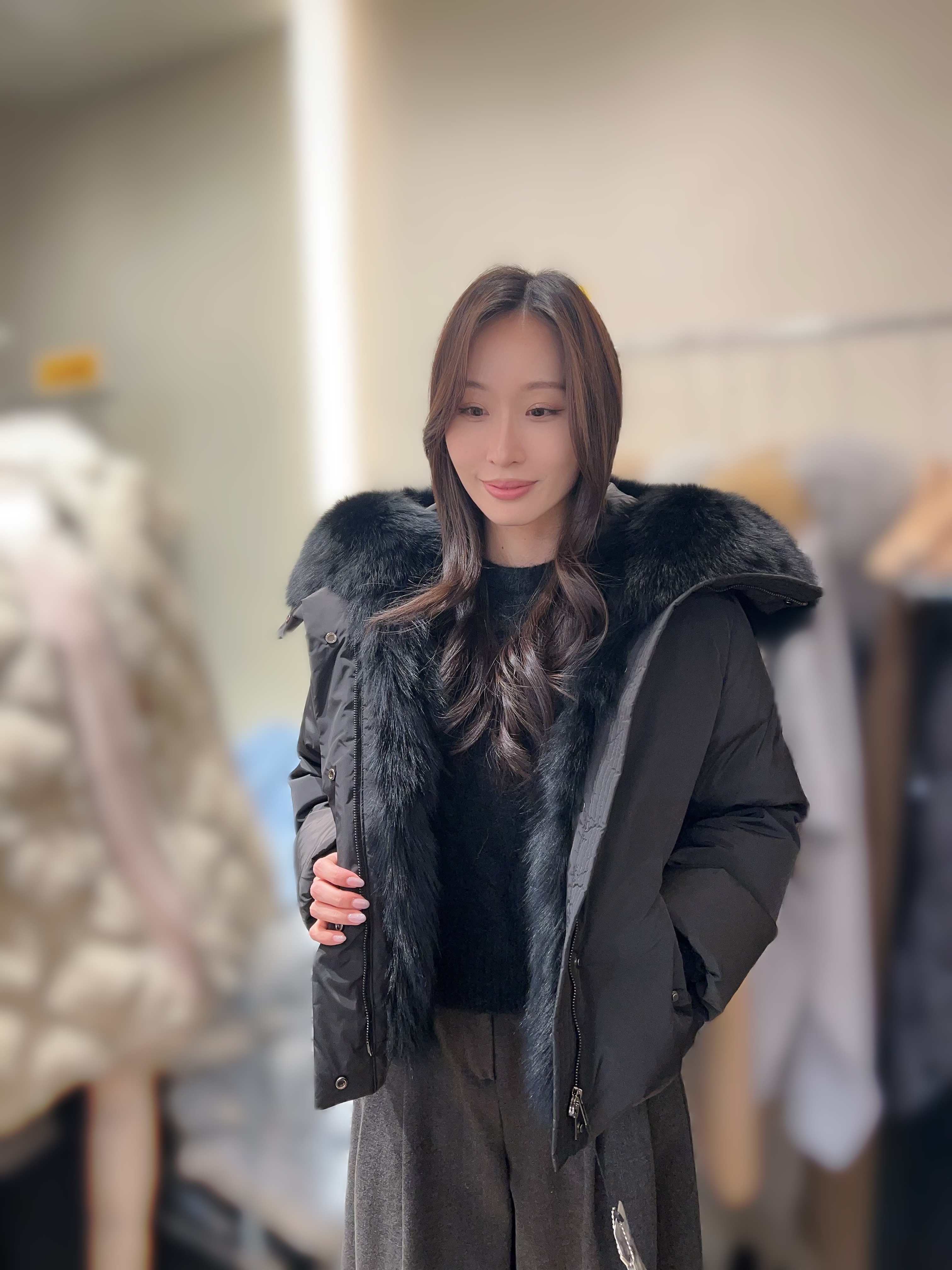 AC01  鵝絨 100%  領 狐狸毛 胸 43 長 21 .5 $1999 (一口價)