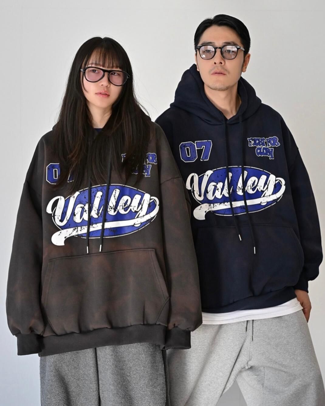 OverSize紮染英文字連帽衛衣(薄抓毛底) T5902