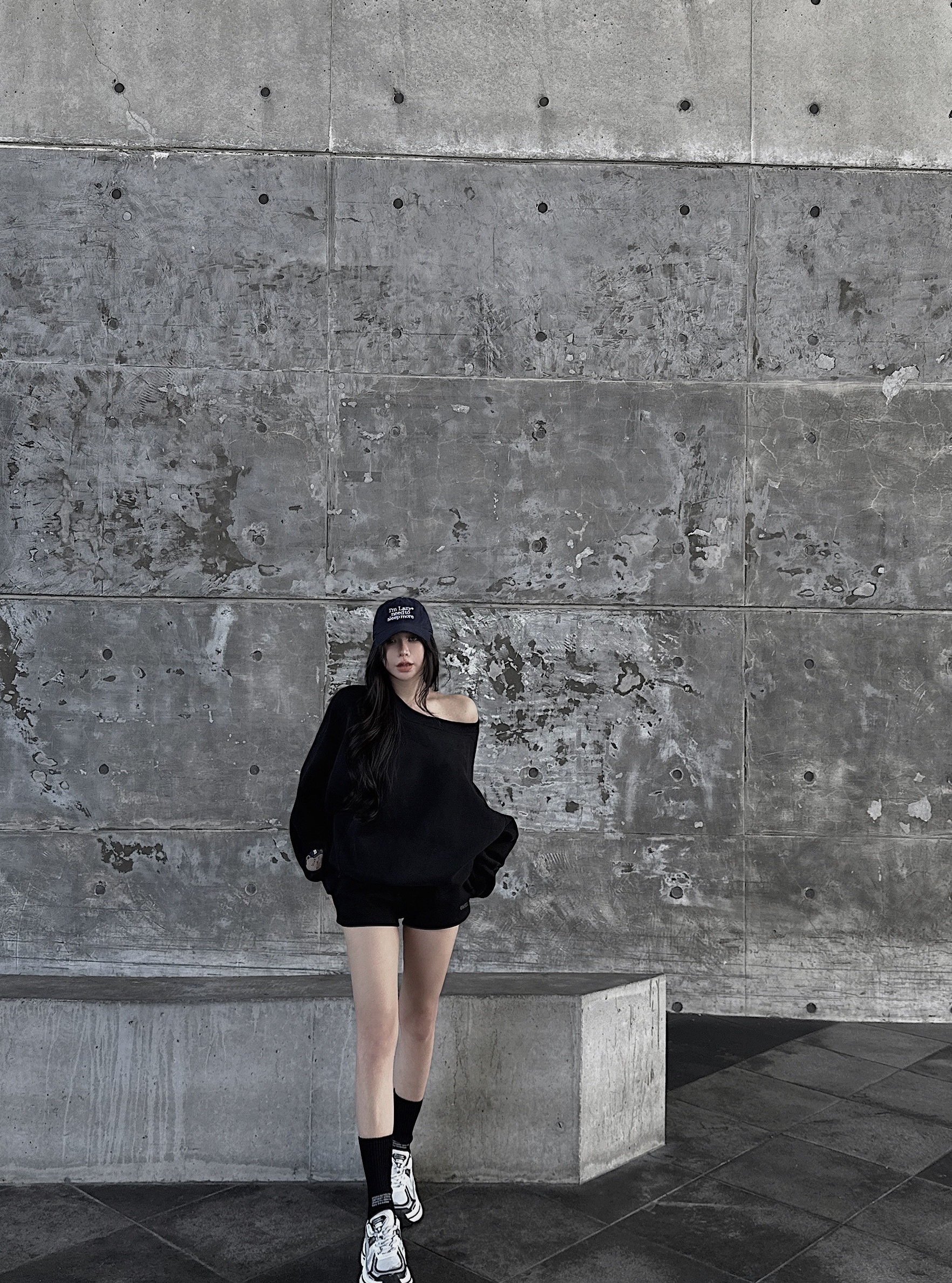 【 𝐎𝐌𝐄𝐑-𝐌𝐀𝐃𝐄 】美式鬆弛慵懶斜肩衛衣