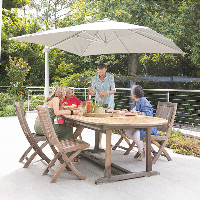 羅馬傘可360度旋轉遮陽無死角,可多角度傾斜