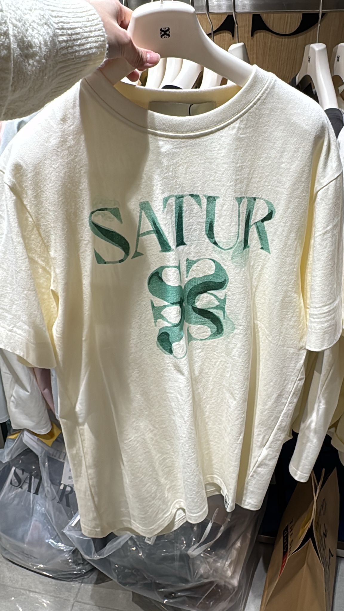 Satur｜必買25折扣款🌟極少庫存🌟｜男款寬鬆長版 Satur Graphic T-Shirt SA252MTS22 [3 colors]