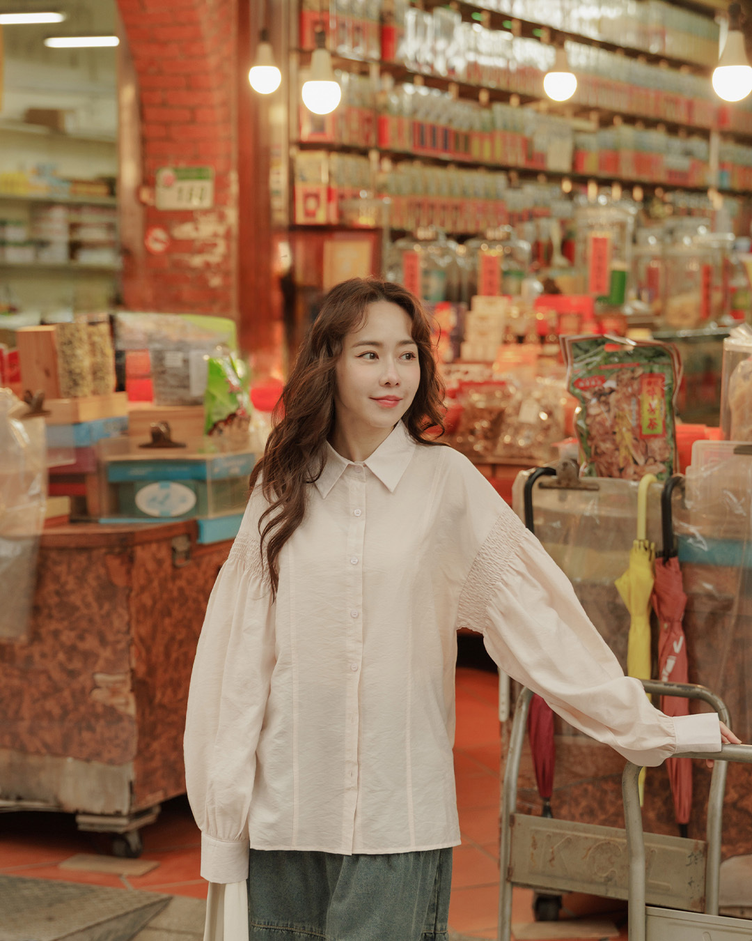 Crinkled puff sleeves, slightly sheer, wide-cut shirt, available in three colors.【01025735】in stock+pre-order